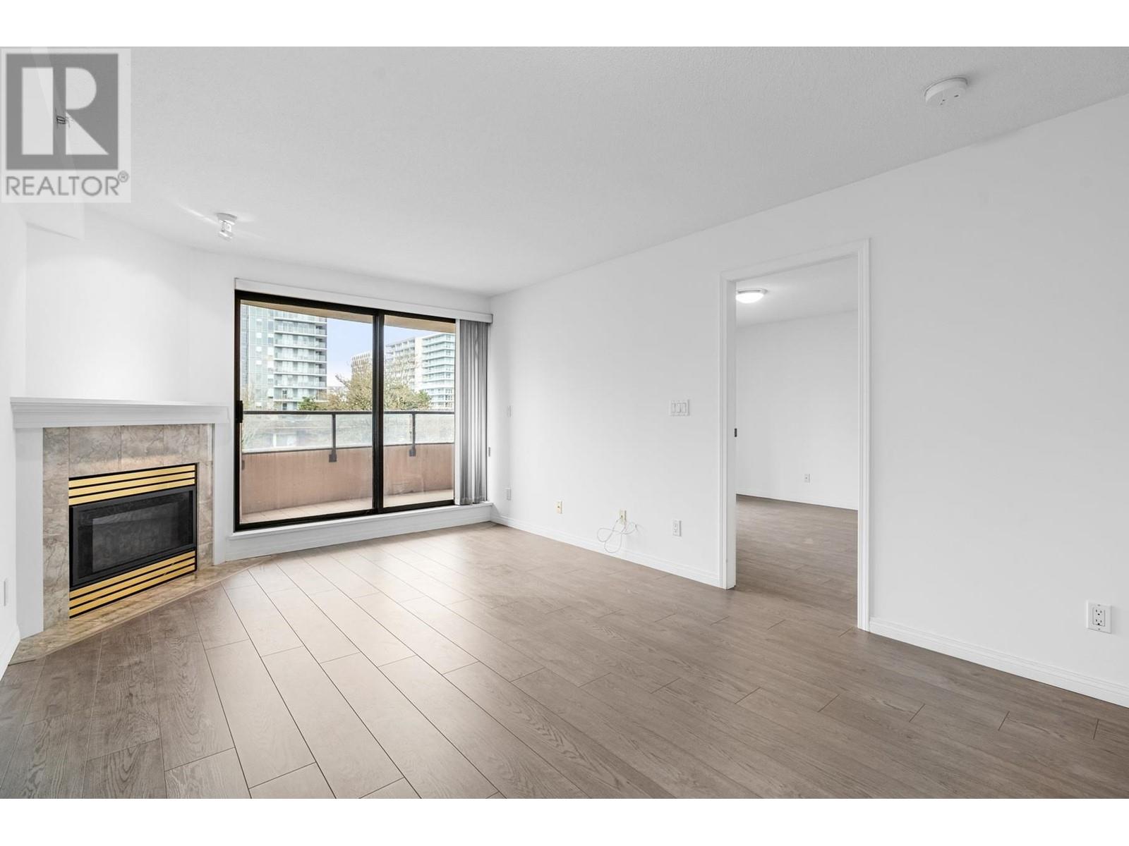 Listing Picture 5 of 16 : 502 6611 COONEY ROAD, Richmond / 烈治文 - 魯藝地產 Yvonne Lu Group - MLS Medallion Club Member