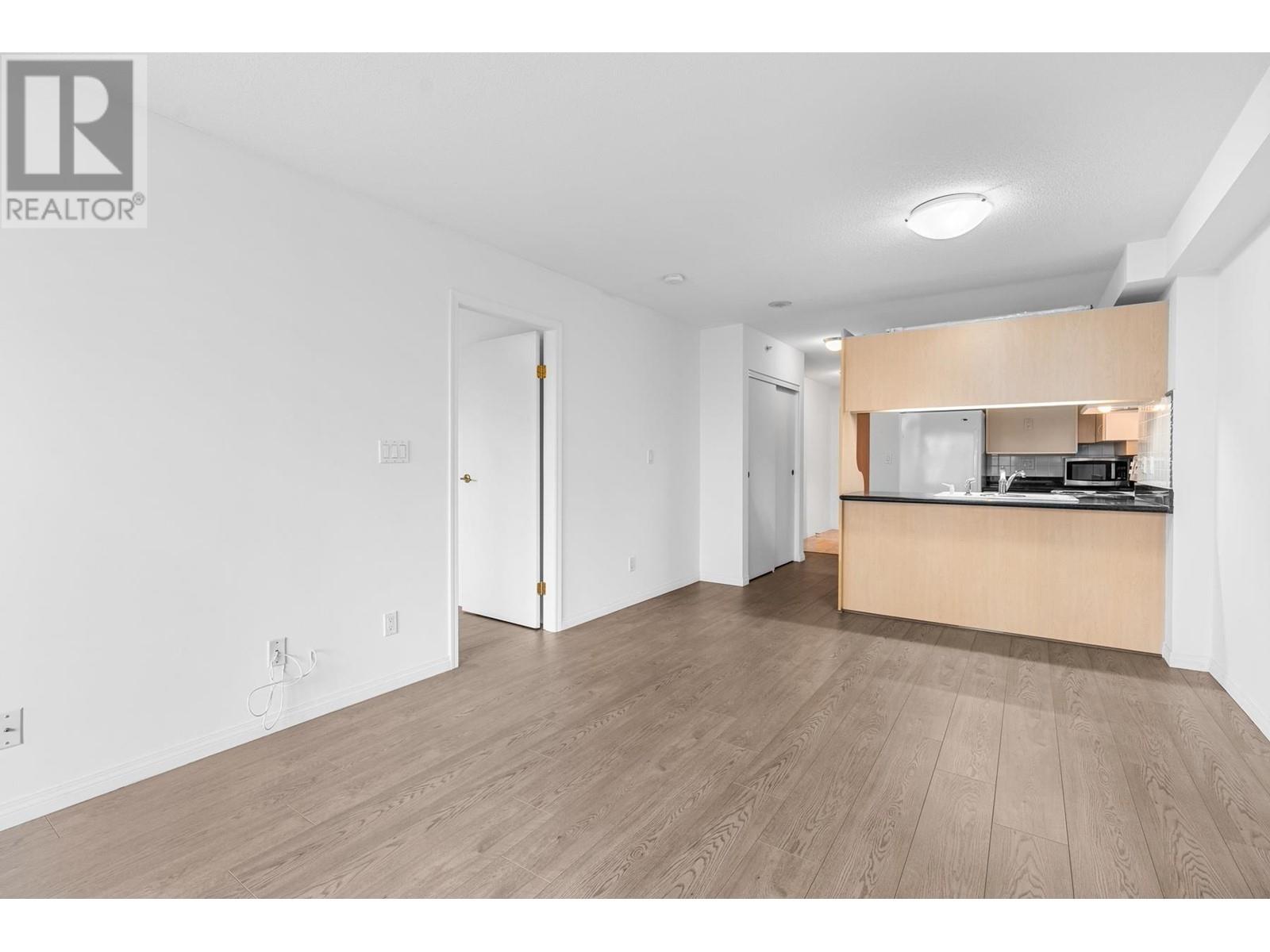 Listing Picture 6 of 16 : 502 6611 COONEY ROAD, Richmond / 烈治文 - 魯藝地產 Yvonne Lu Group - MLS Medallion Club Member