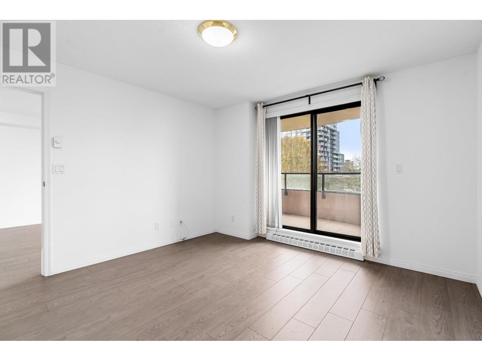 Listing Picture 8 of 16 : 502 6611 COONEY ROAD, Richmond / 烈治文 - 魯藝地產 Yvonne Lu Group - MLS Medallion Club Member