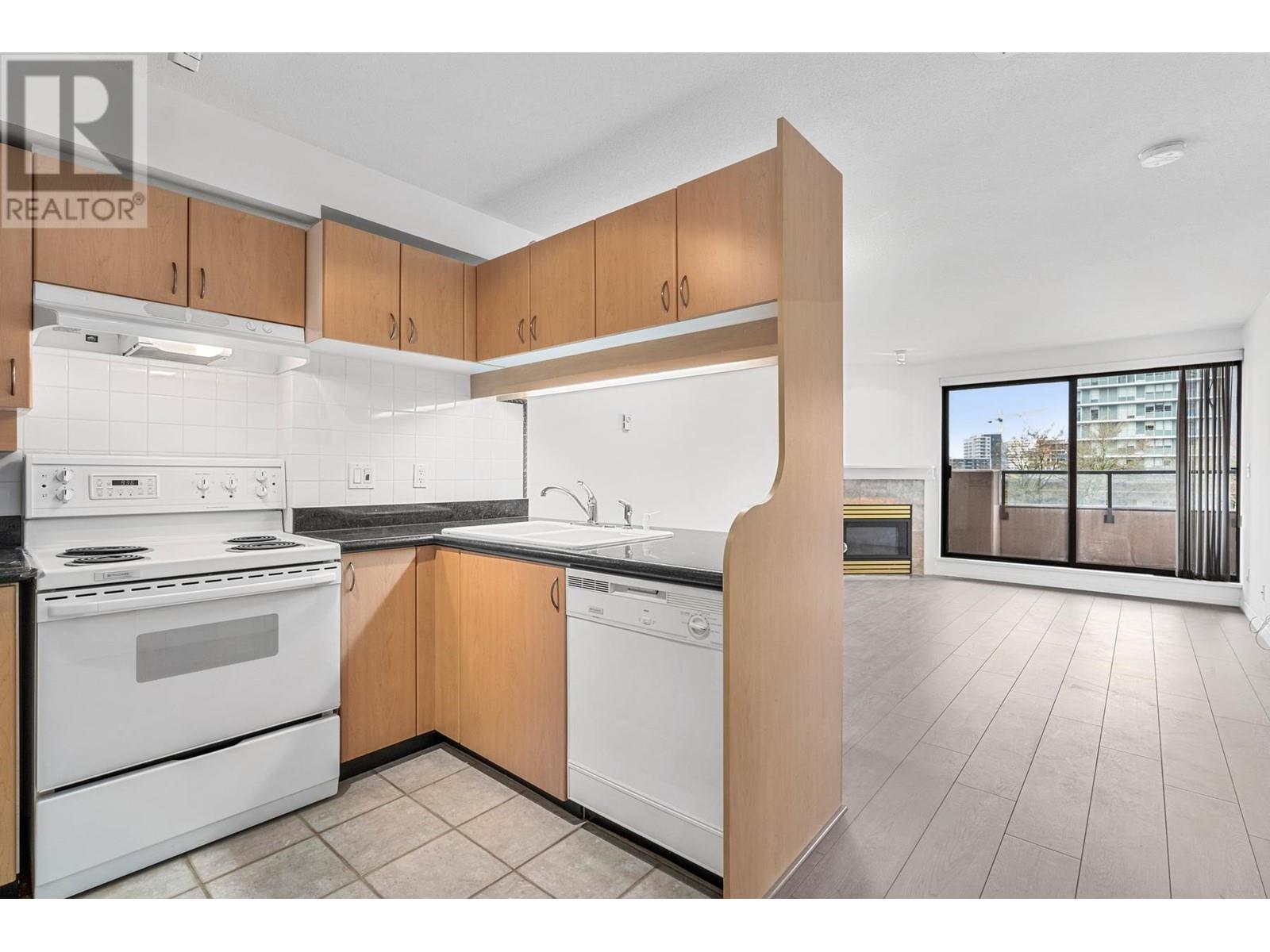 Listing Picture 9 of 16 : 502 6611 COONEY ROAD, Richmond / 烈治文 - 魯藝地產 Yvonne Lu Group - MLS Medallion Club Member
