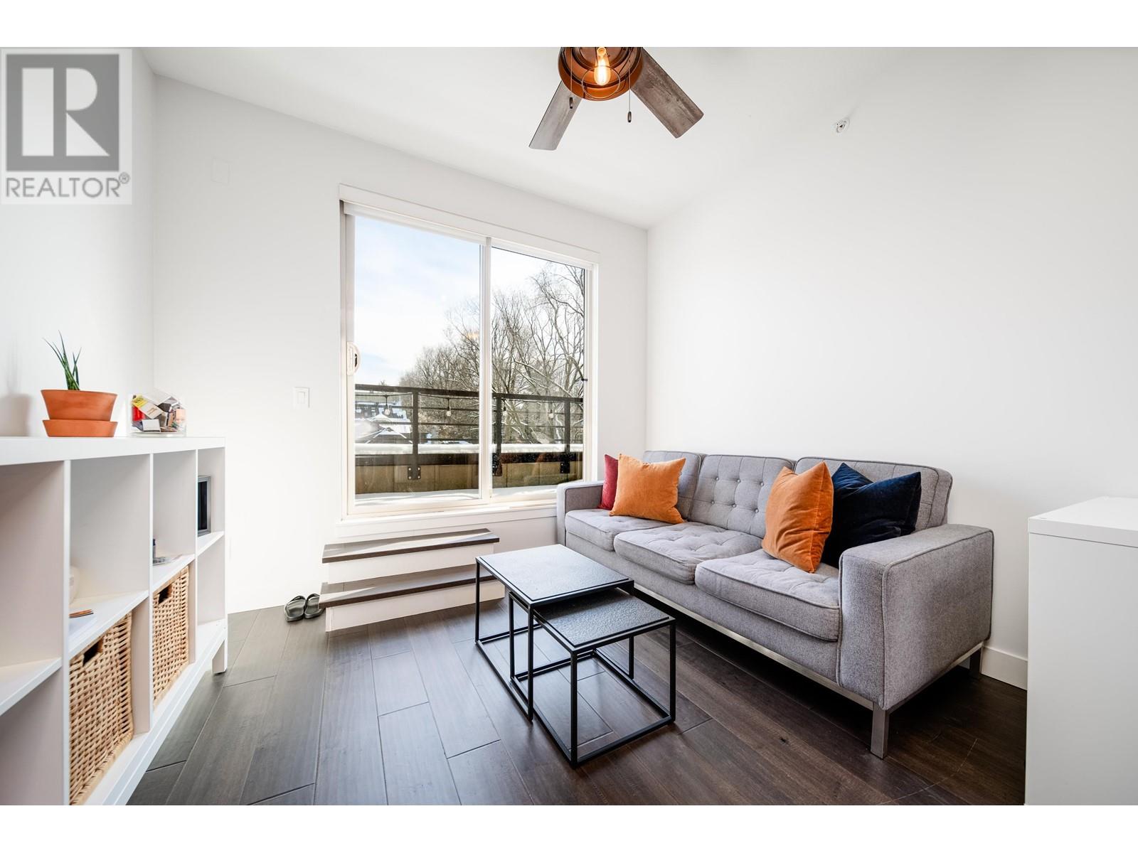 Ph2 885 Salsbury Drive, Vancouver, British Columbia  V5L 4A3 - Photo 3 - R2966309