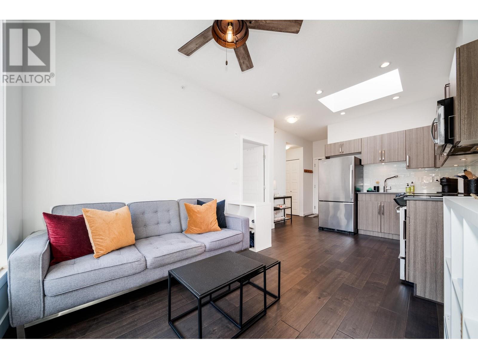 Ph2 885 Salsbury Drive, Vancouver, British Columbia  V5L 4A3 - Photo 4 - R2966309