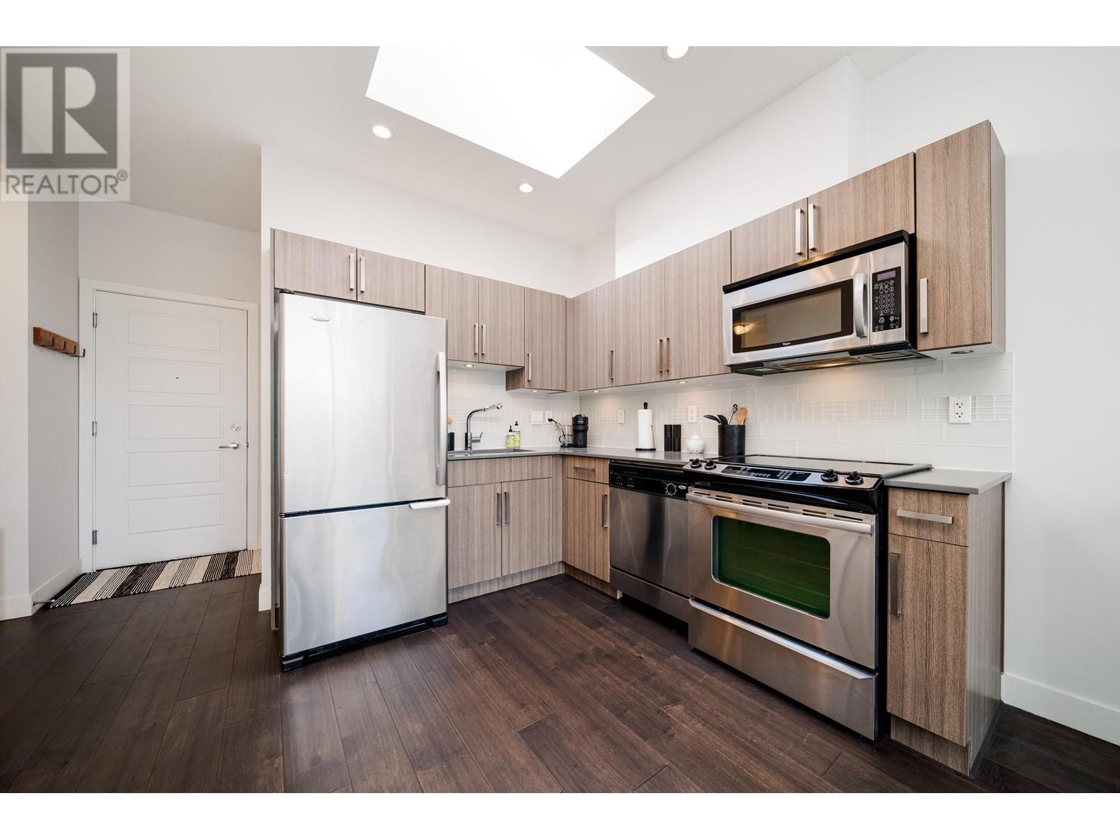 Ph2 885 Salsbury Drive, Vancouver, British Columbia  V5L 4A3 - Photo 6 - R2966309