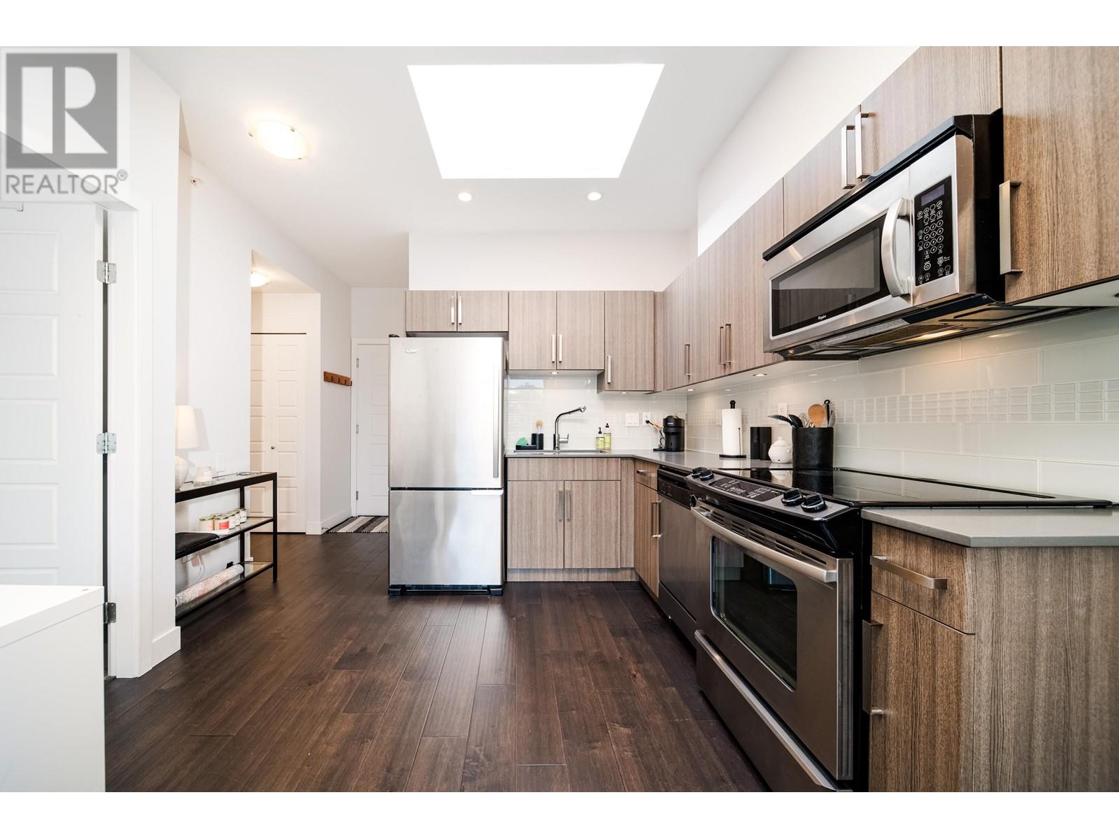 Ph2 885 Salsbury Drive, Vancouver, British Columbia  V5L 4A3 - Photo 7 - R2966309