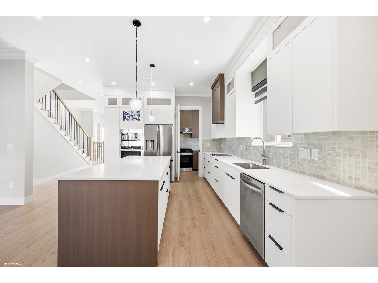 Property at 16725 15A AVENUE image 5