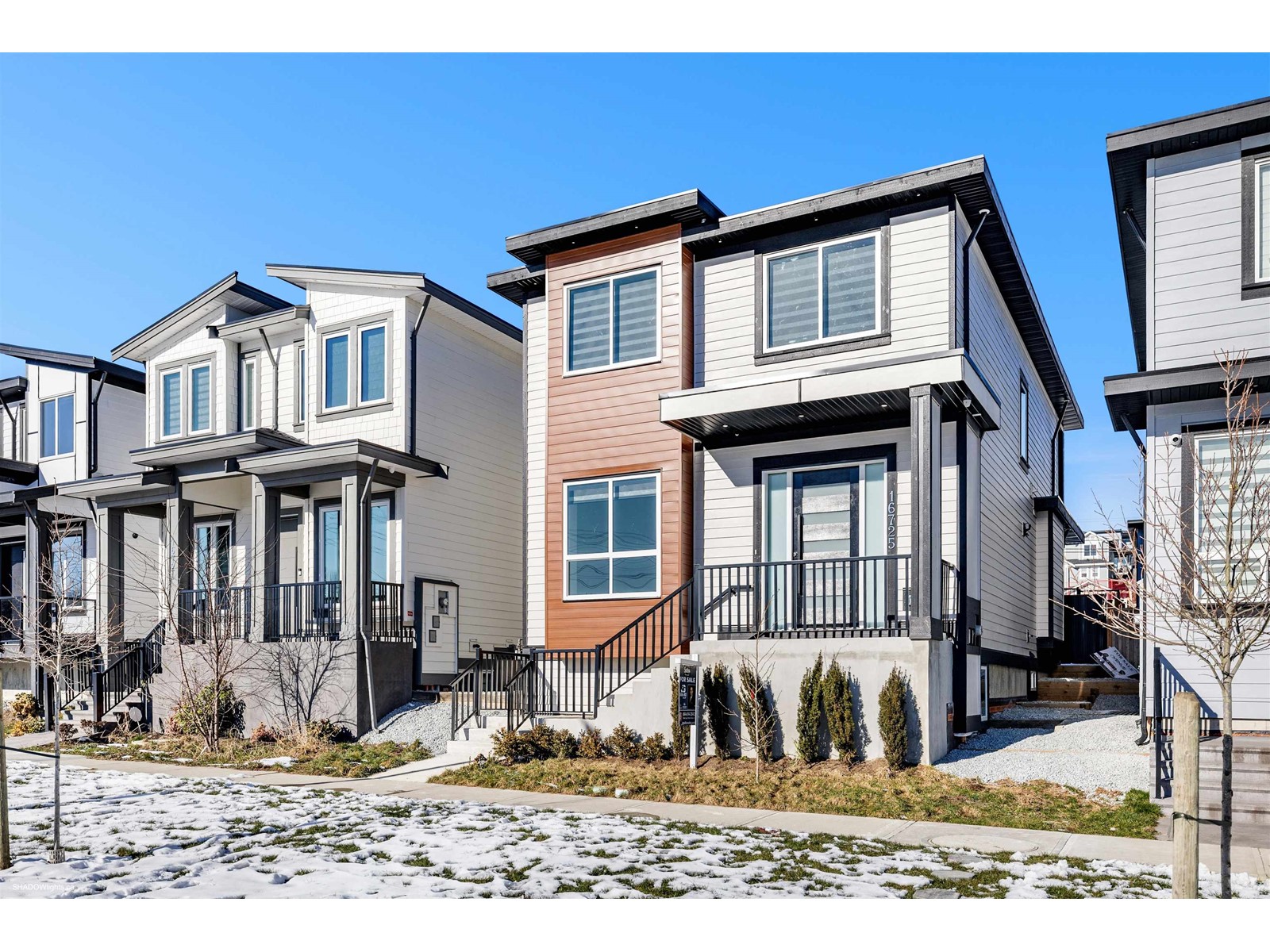 Property at 16725 15A AVENUE image 2