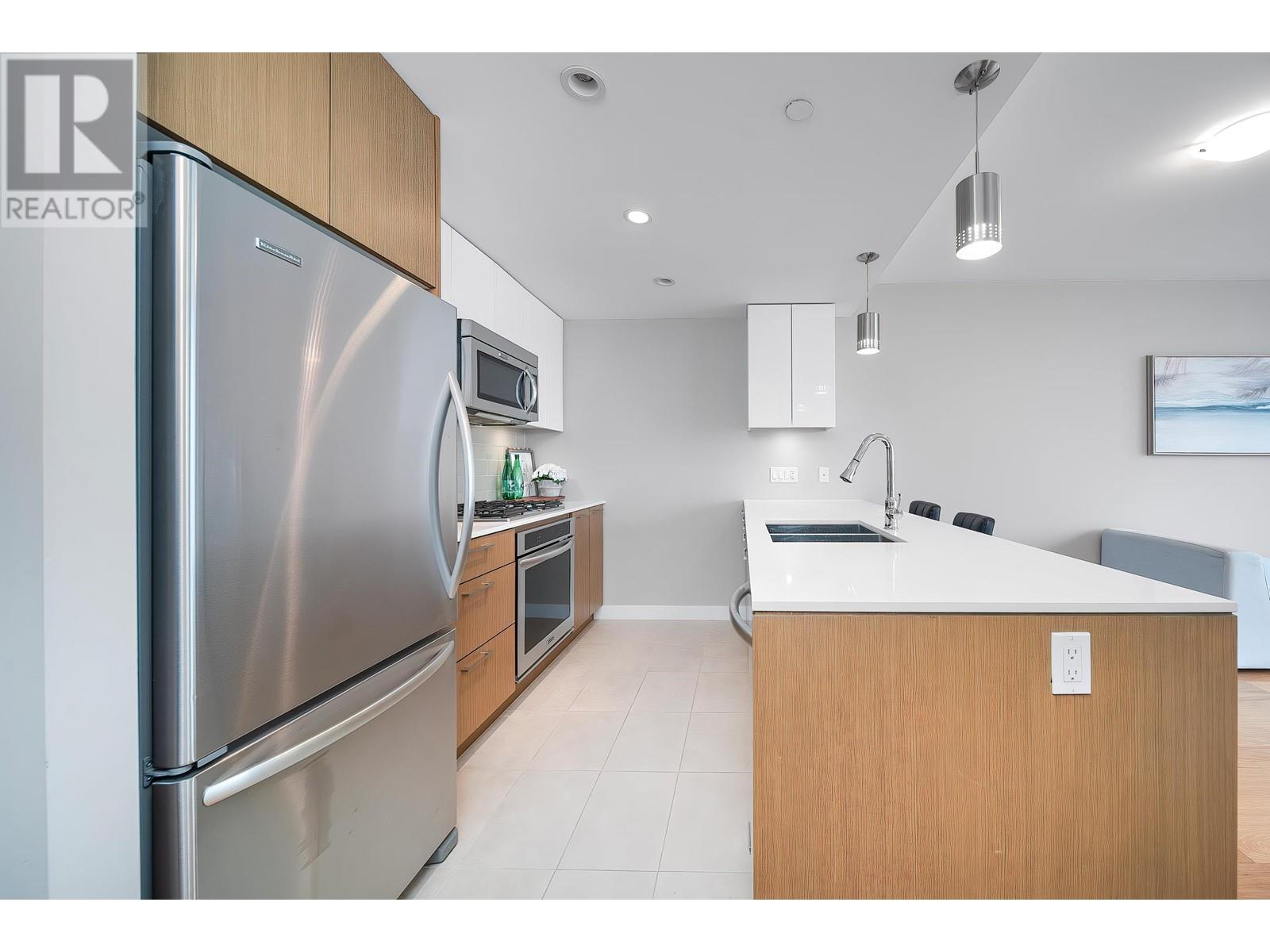 Listing Picture 6 of 32 : 6011 5511 HOLLYBRIDGE WAY, Richmond / 烈治文 - 魯藝地產 Yvonne Lu Group - MLS Medallion Club Member