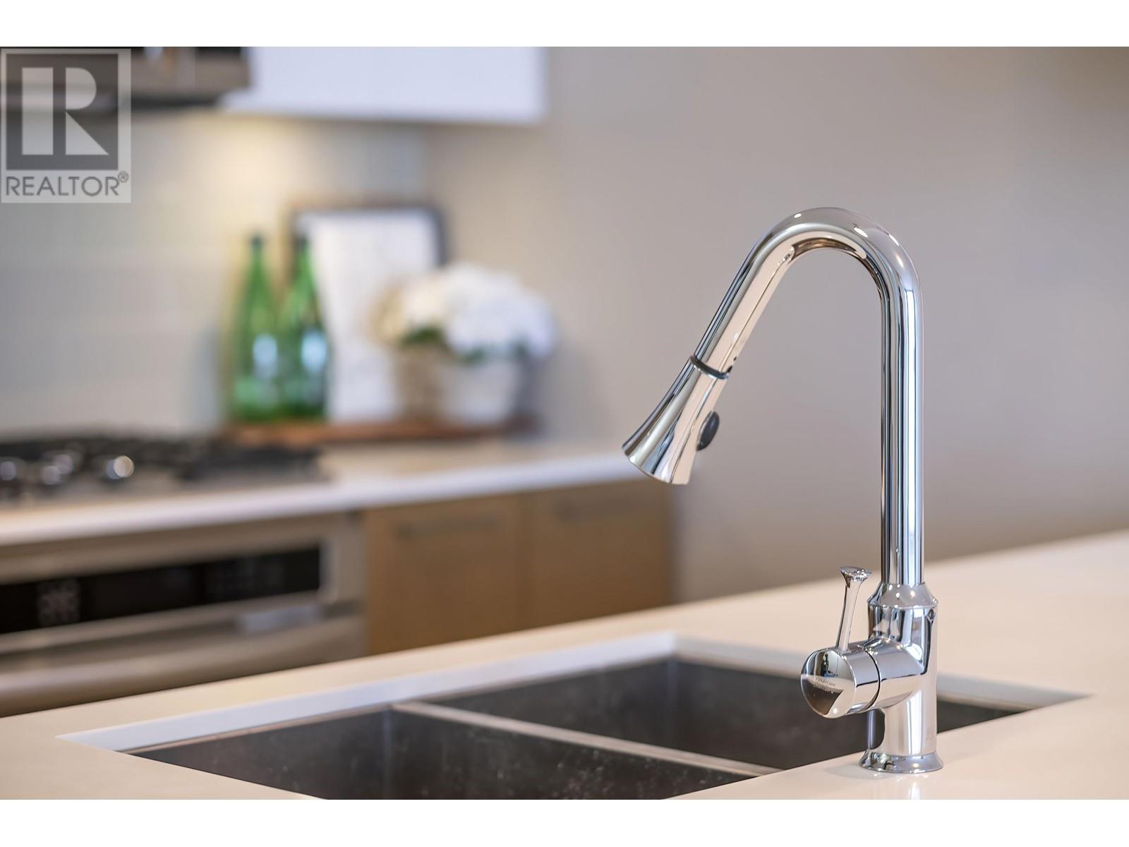 Listing Picture 8 of 32 : 6011 5511 HOLLYBRIDGE WAY, Richmond / 烈治文 - 魯藝地產 Yvonne Lu Group - MLS Medallion Club Member