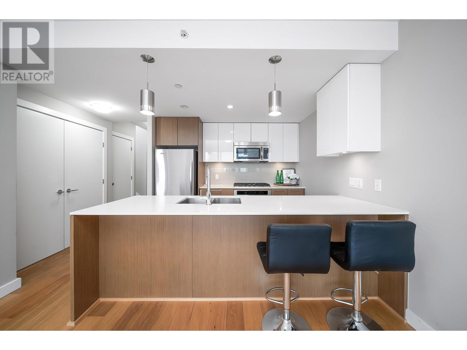 Listing Picture 5 of 32 : 6011 5511 HOLLYBRIDGE WAY, Richmond / 烈治文 - 魯藝地產 Yvonne Lu Group - MLS Medallion Club Member