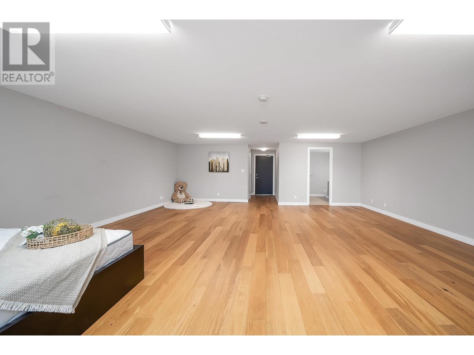 Listing Picture 17 of 32 : 6011 5511 HOLLYBRIDGE WAY, Richmond / 烈治文 - 魯藝地產 Yvonne Lu Group - MLS Medallion Club Member