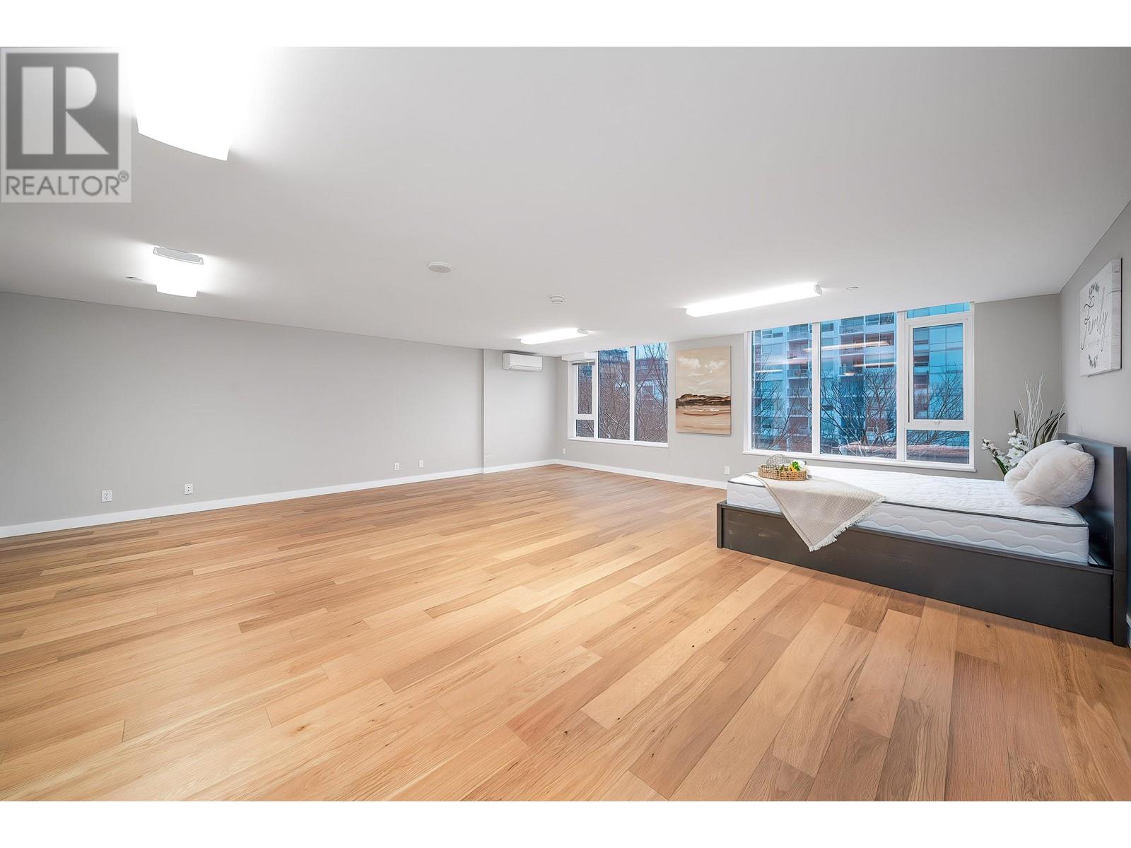 Listing Picture 16 of 32 : 6011 5511 HOLLYBRIDGE WAY, Richmond / 烈治文 - 魯藝地產 Yvonne Lu Group - MLS Medallion Club Member