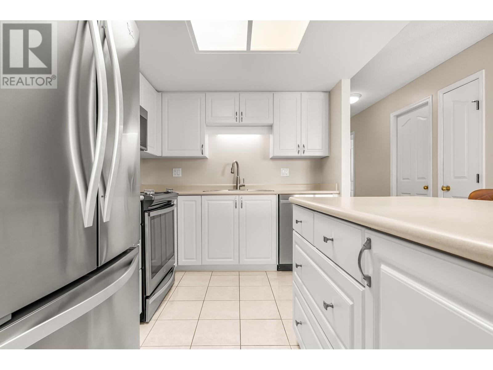 1202 739 Princess Street, New Westminster, British Columbia  V3M 6V6 - Photo 5 - R2966277
