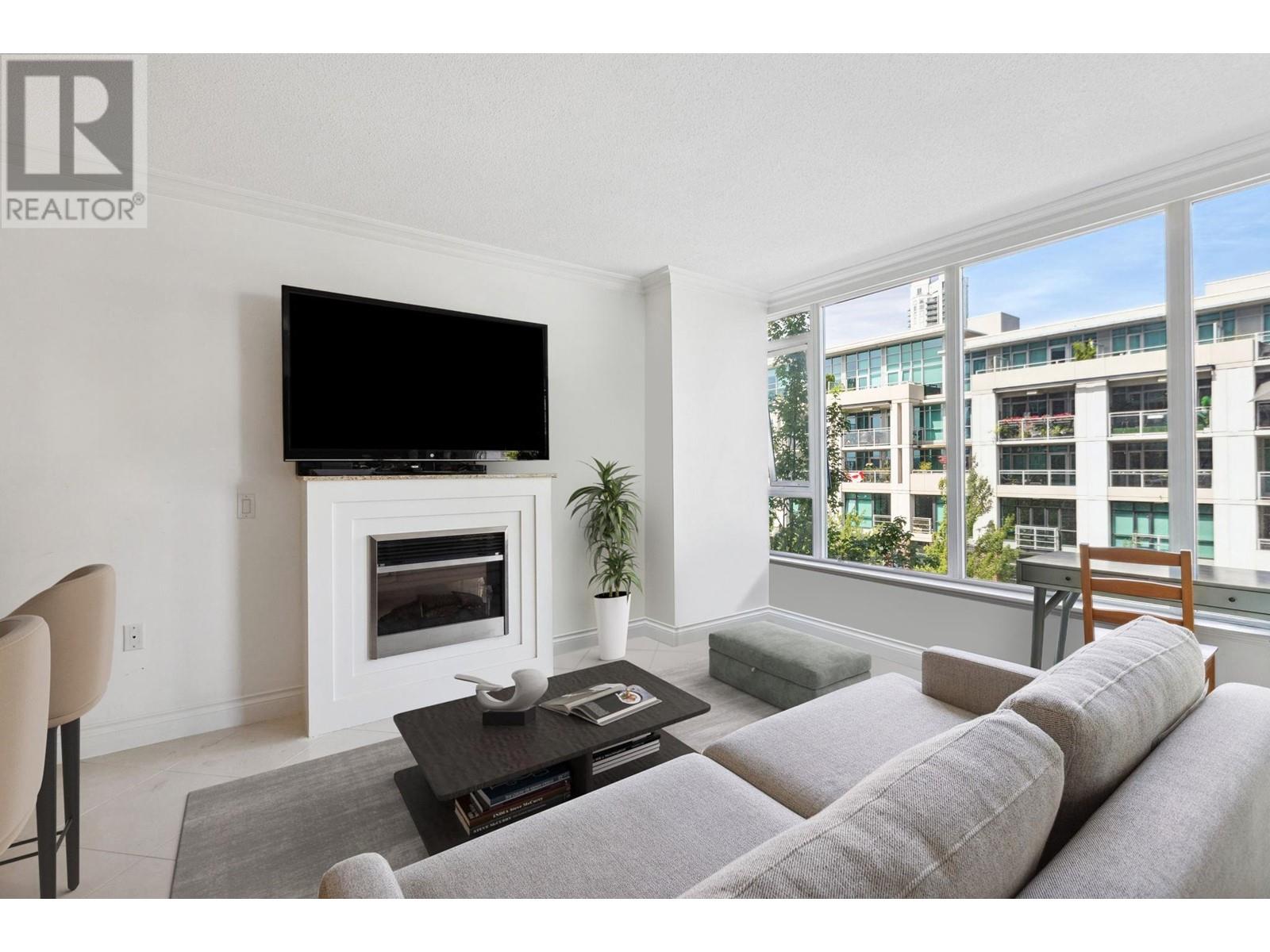 408 133 E Esplanade Avenue, North Vancouver, British Columbia  V7L 1A1 - Photo 2 - R2965528