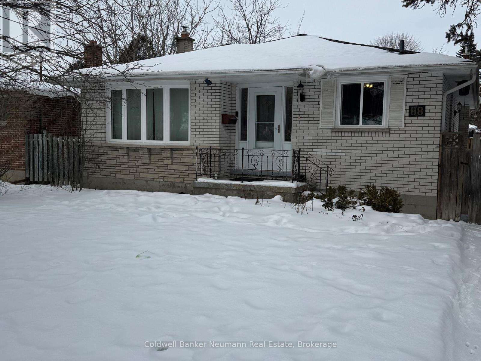 88 Glenburnie Drive, Guelph, Ontario  N1E 4C6 - Photo 3 - X11970392