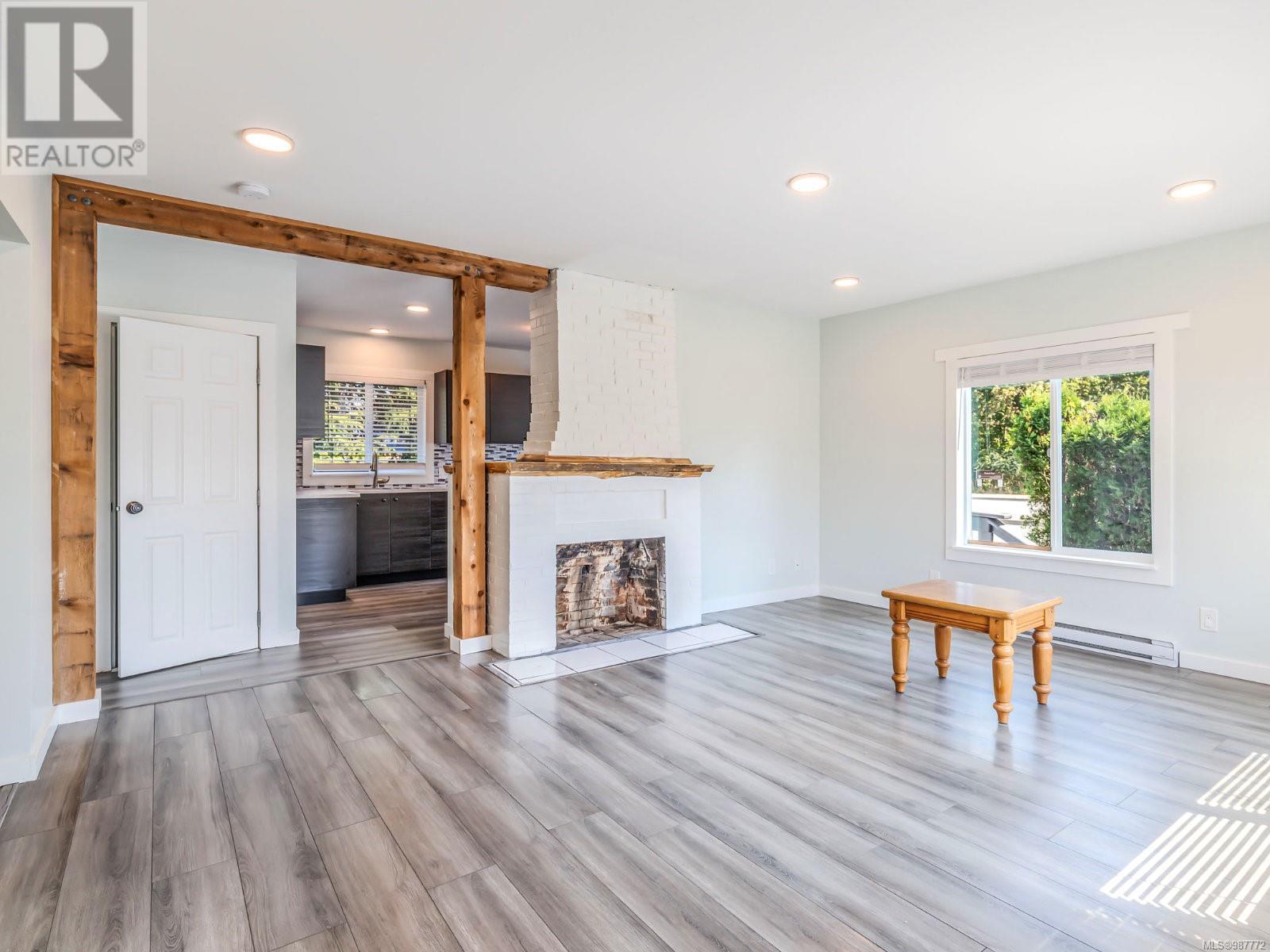 Property at 5013 Melrose St image 3