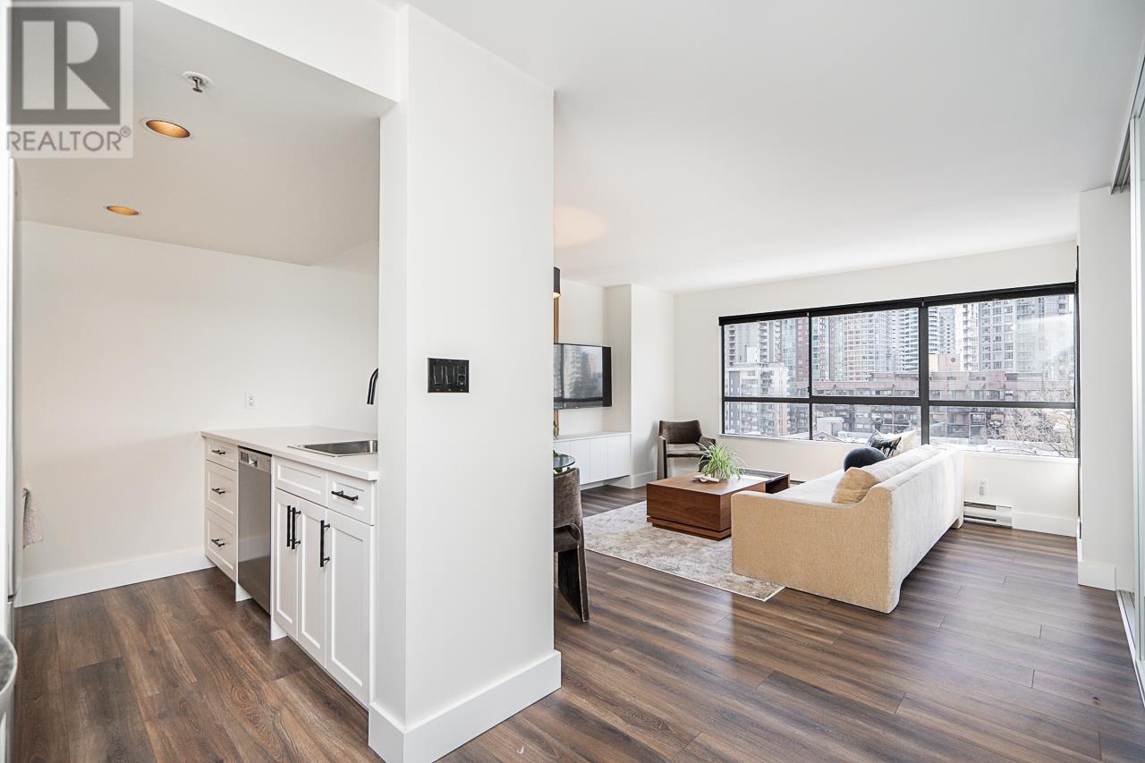 Listing Picture 11 of 40 : 710 1060 ALBERNI STREET, Vancouver / 溫哥華 - 魯藝地產 Yvonne Lu Group - MLS Medallion Club Member