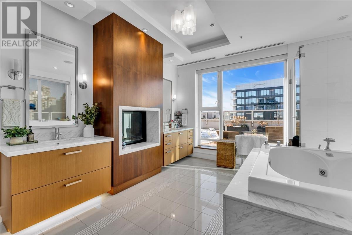 Listing Picture 21 of 34 : 2201 821 CAMBIE STREET, Vancouver / 溫哥華 - 魯藝地產 Yvonne Lu Group - MLS Medallion Club Member