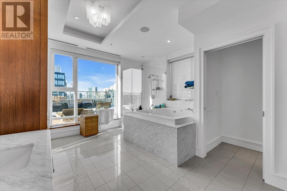 Listing Picture 22 of 34 : 2201 821 CAMBIE STREET, Vancouver / 溫哥華 - 魯藝地產 Yvonne Lu Group - MLS Medallion Club Member