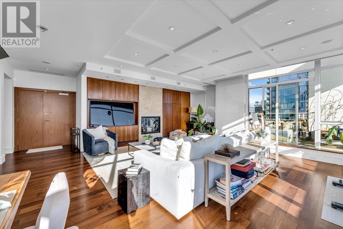 Listing Picture 3 of 34 : 2201 821 CAMBIE STREET, Vancouver / 溫哥華 - 魯藝地產 Yvonne Lu Group - MLS Medallion Club Member