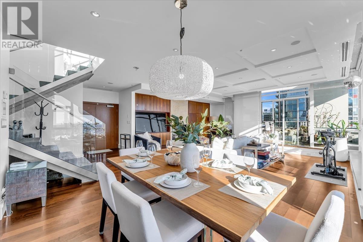 Listing Picture 4 of 34 : 2201 821 CAMBIE STREET, Vancouver / 溫哥華 - 魯藝地產 Yvonne Lu Group - MLS Medallion Club Member