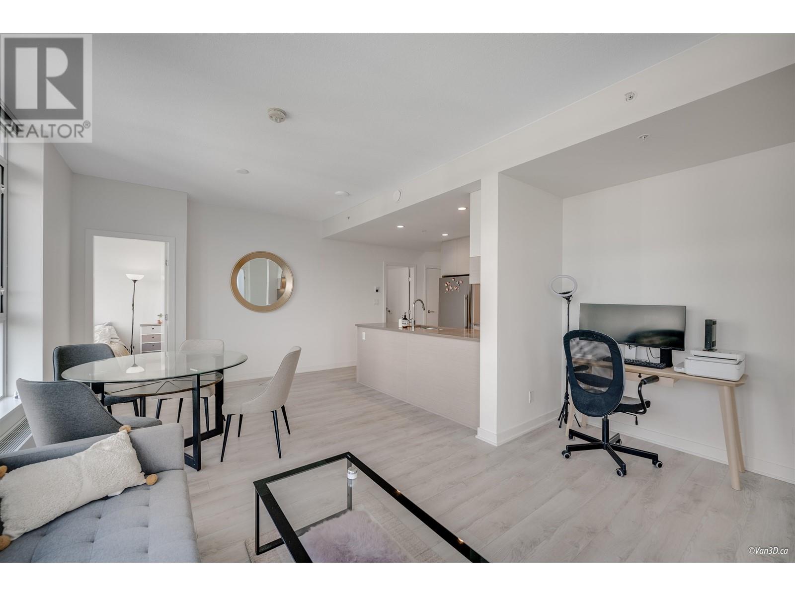 Listing Picture 5 of 31 : 1103 8850 UNIVERSITY CRESCENT, Burnaby / 本拿比 - 魯藝地產 Yvonne Lu Group - MLS Medallion Club Member