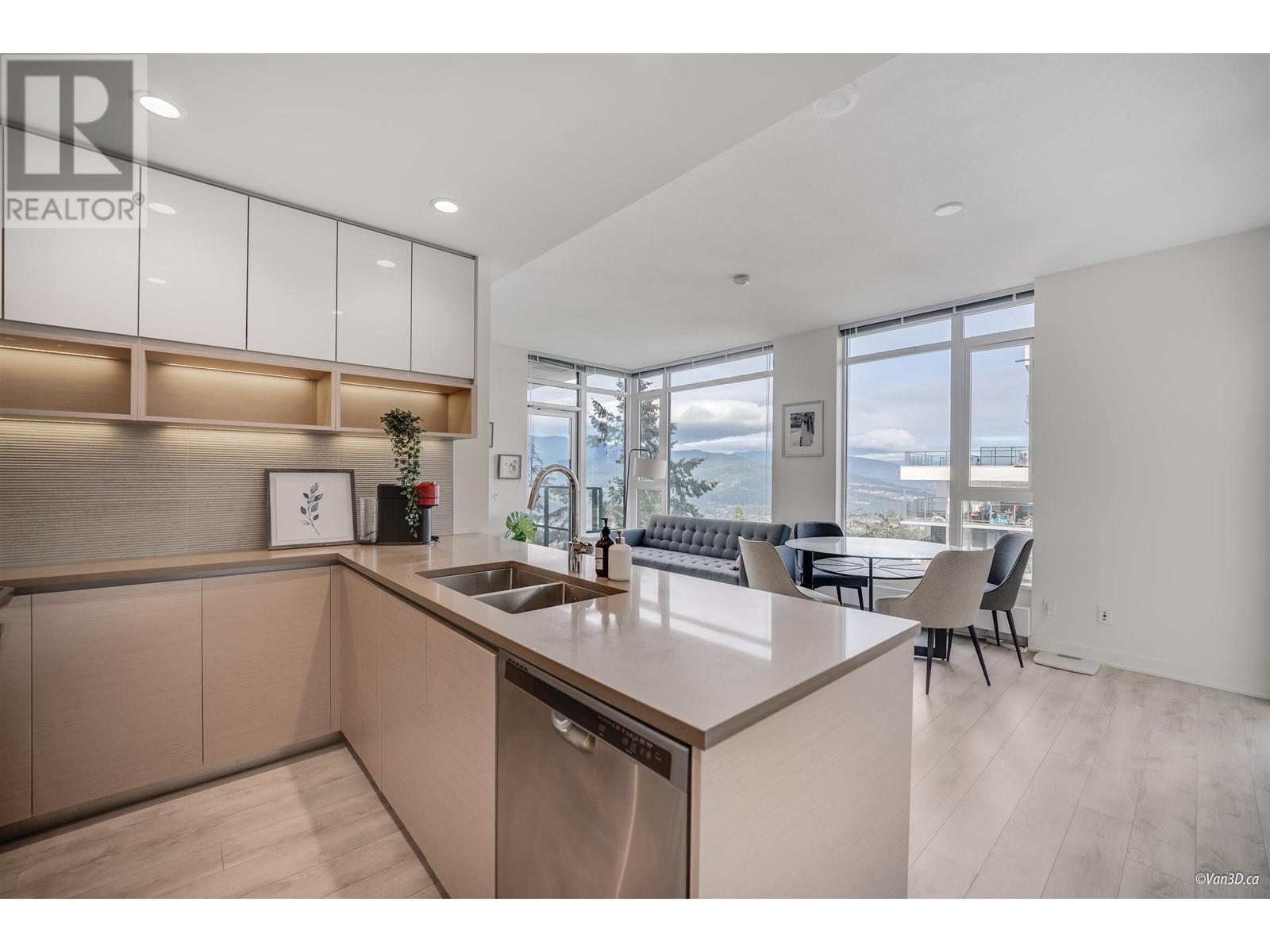 Listing Picture 6 of 31 : 1103 8850 UNIVERSITY CRESCENT, Burnaby / 本拿比 - 魯藝地產 Yvonne Lu Group - MLS Medallion Club Member