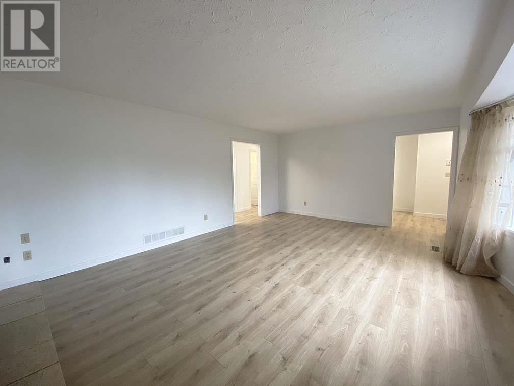 747 Egmont Avenue, Coquitlam, British Columbia  V3J 4J7 - Photo 11 - R2966344