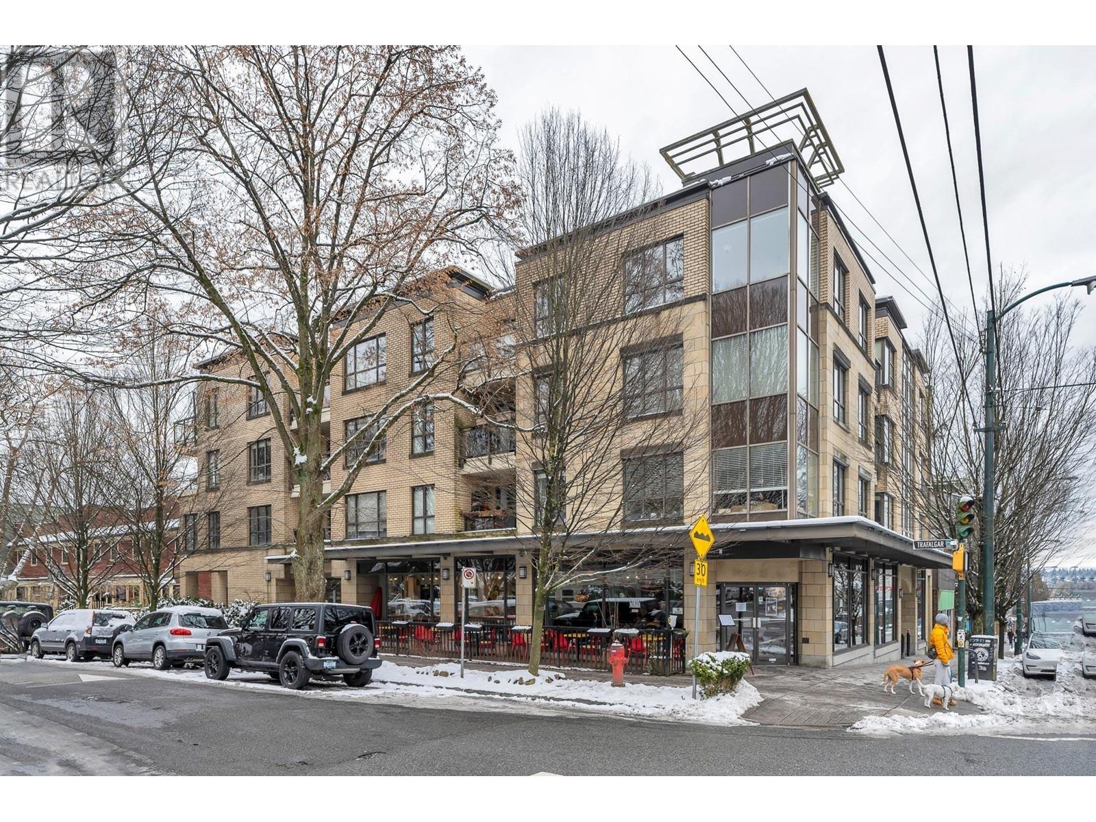 307 2015 TRAFALGAR STREET, Vancouver
