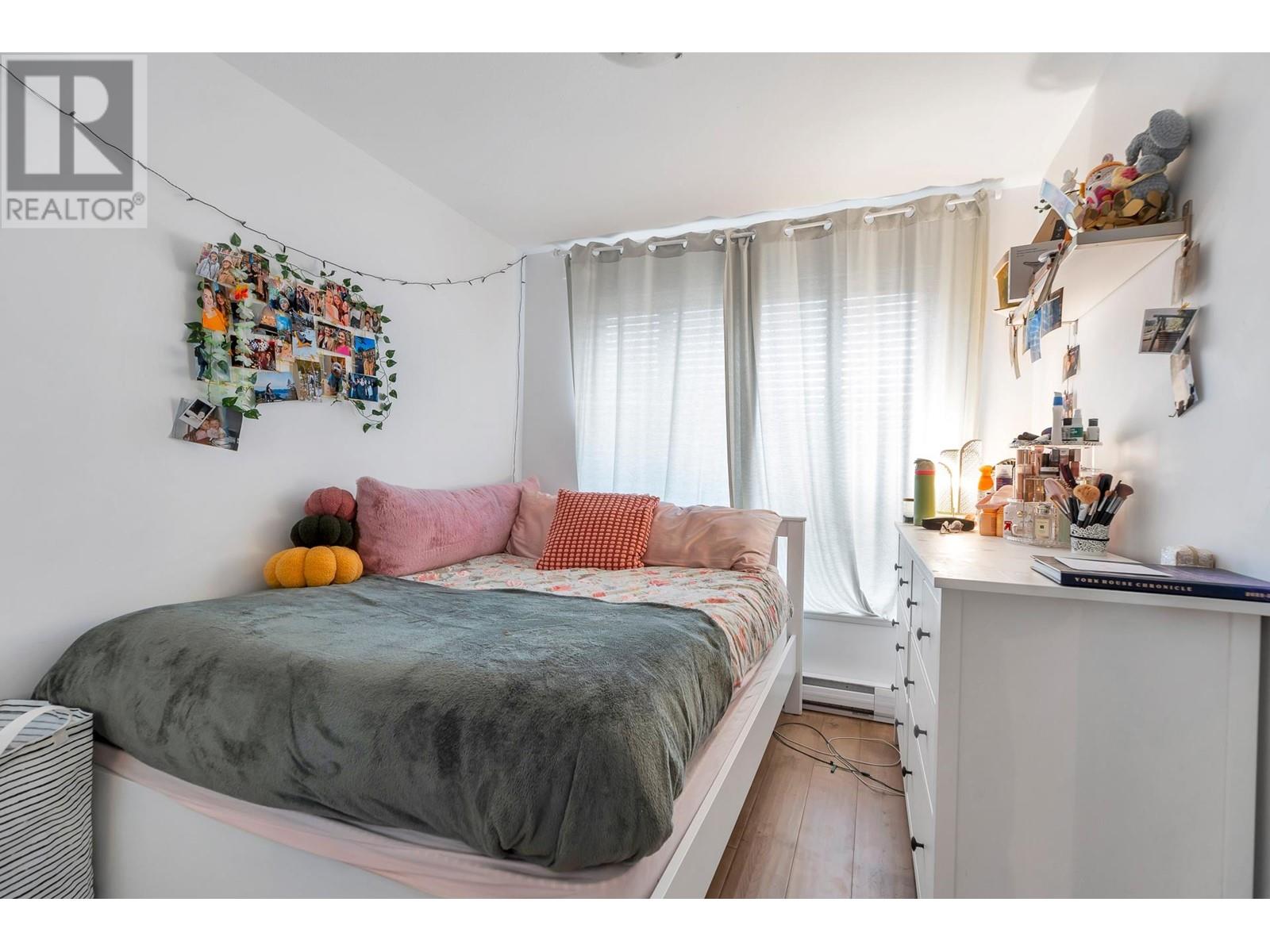 Listing Picture 16 of 22 : 307 2015 TRAFALGAR STREET, Vancouver / 溫哥華 - 魯藝地產 Yvonne Lu Group - MLS Medallion Club Member