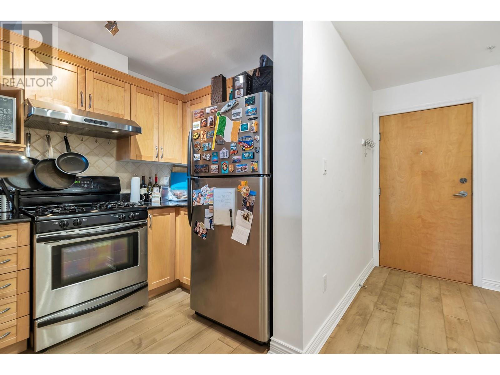 Listing Picture 12 of 22 : 307 2015 TRAFALGAR STREET, Vancouver / 溫哥華 - 魯藝地產 Yvonne Lu Group - MLS Medallion Club Member