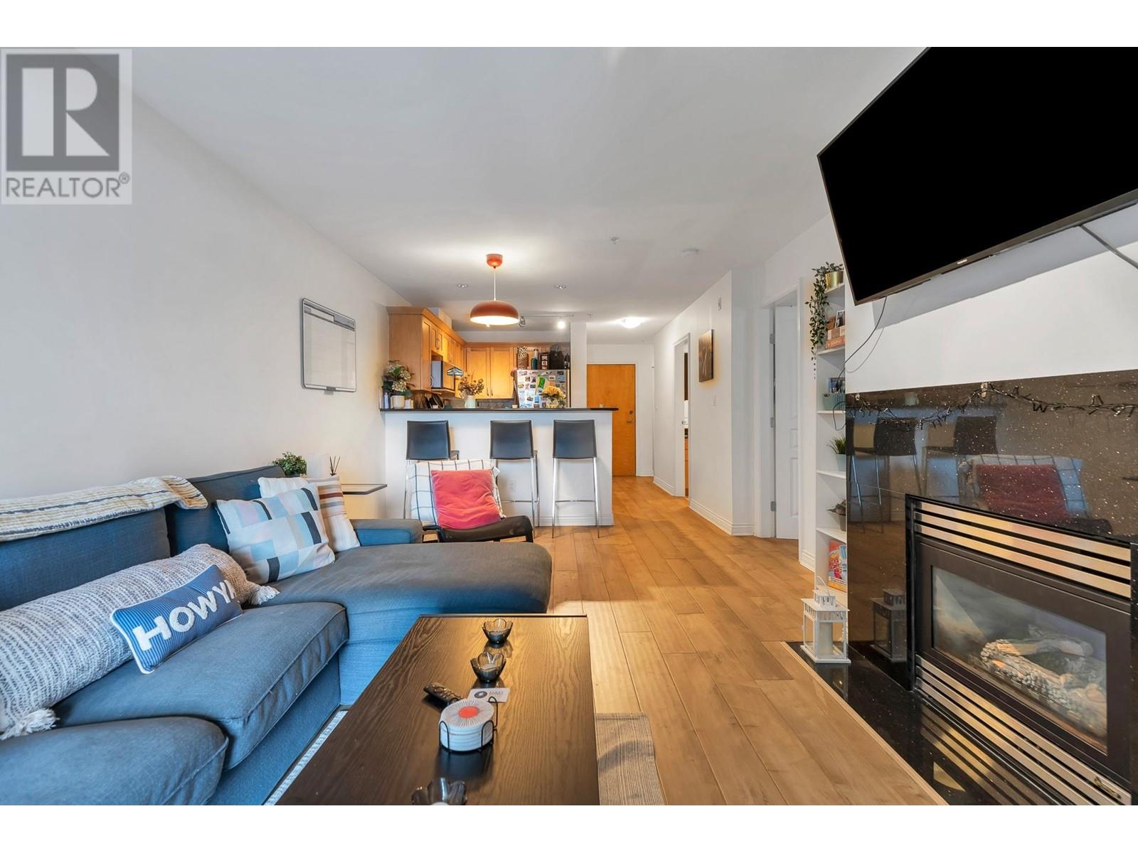 Listing Picture 5 of 22 : 307 2015 TRAFALGAR STREET, Vancouver / 溫哥華 - 魯藝地產 Yvonne Lu Group - MLS Medallion Club Member