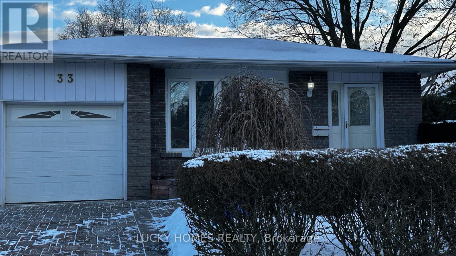 (MAIN FLOOR) - 33 VANSTONE COURT E, Clarington, Ontario