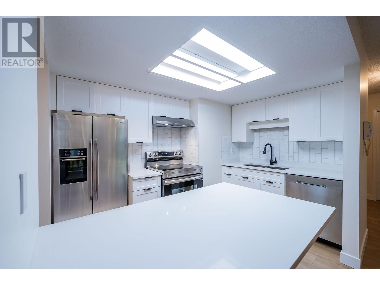 104 2925 Glen Drive, Coquitlam, British Columbia  V3B 7H9 - Photo 14 - R2963606