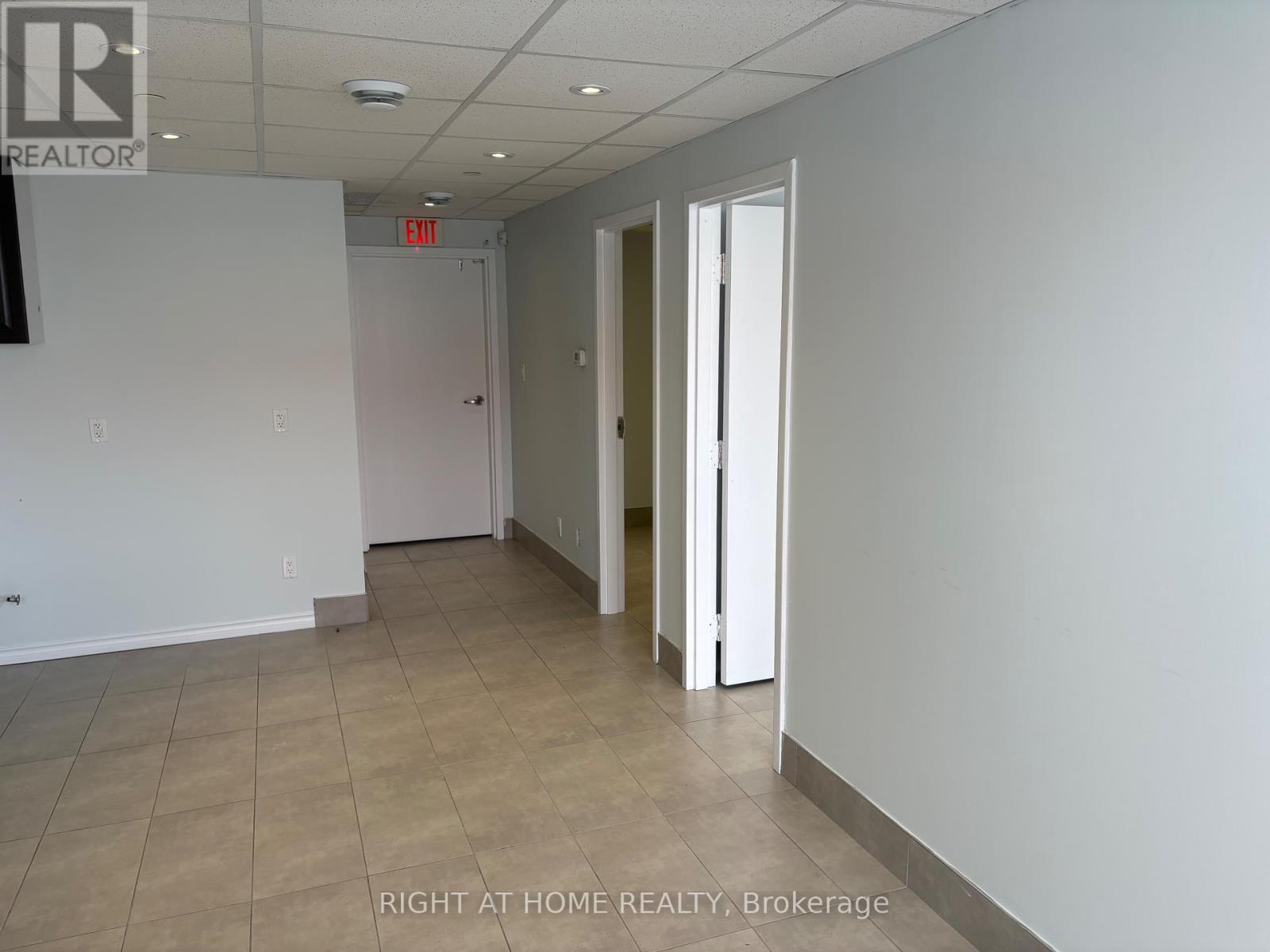 48 - 24 Steinway Boulevard W, Toronto, Ontario  M9W 6T8 - Photo 8 - W11970472