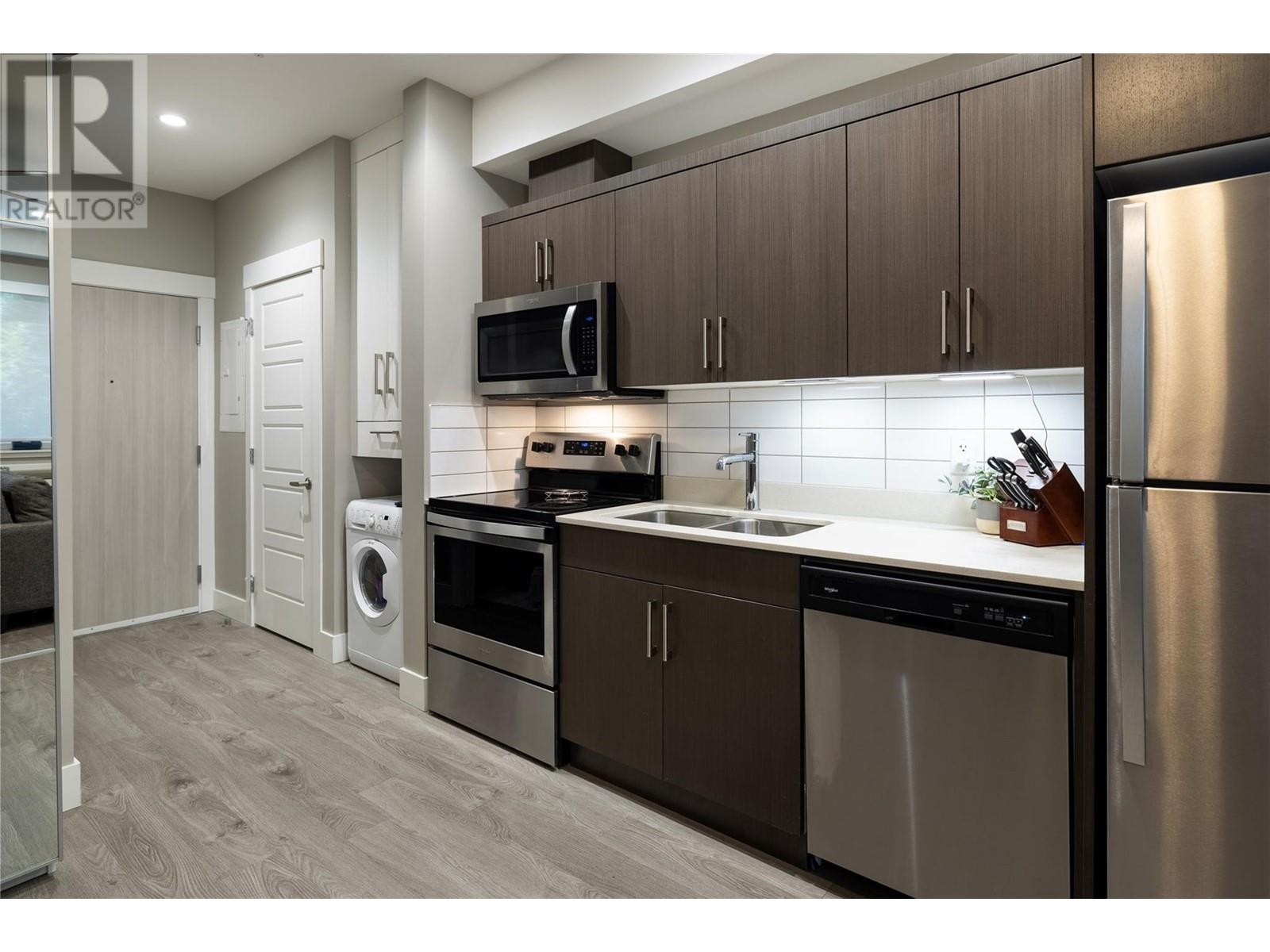 Property at 925 Leon Avenue Unit# 318 image 3