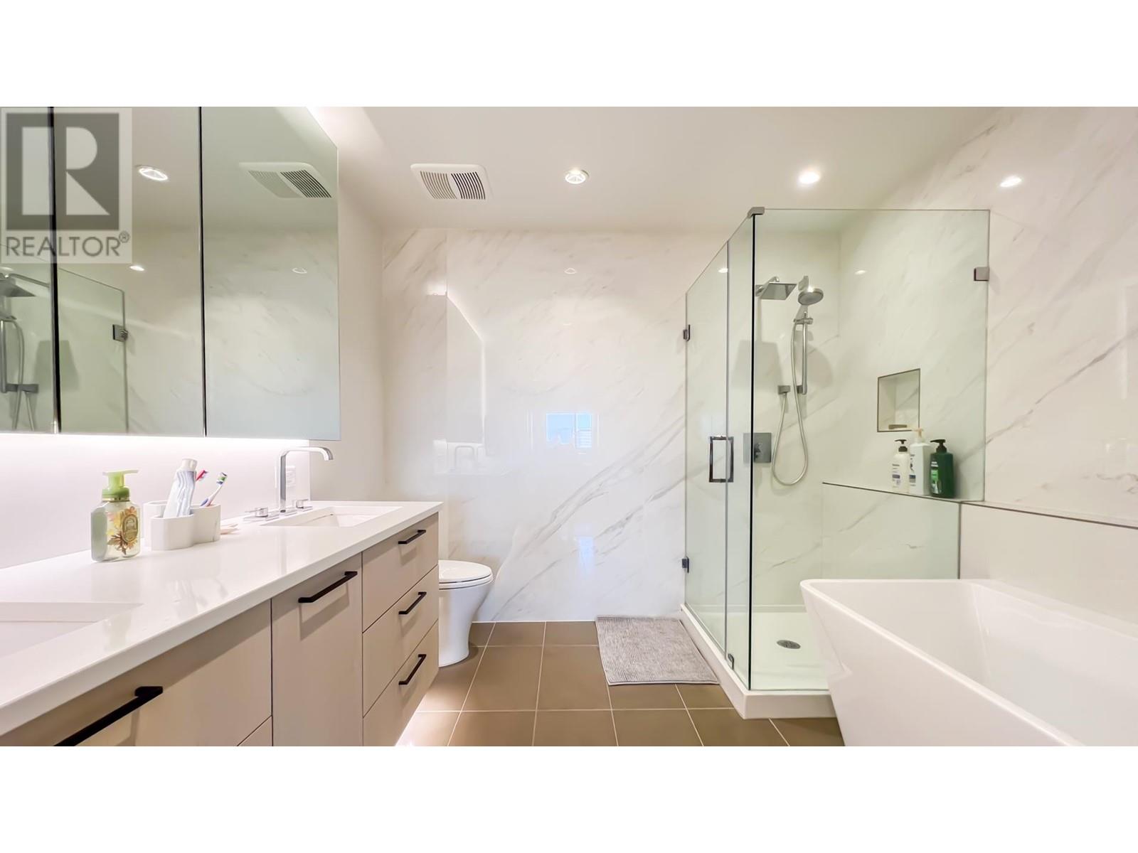 Listing Picture 17 of 32 : 201 12088 3RD AVENUE, Richmond / 烈治文 - 魯藝地產 Yvonne Lu Group - MLS Medallion Club Member