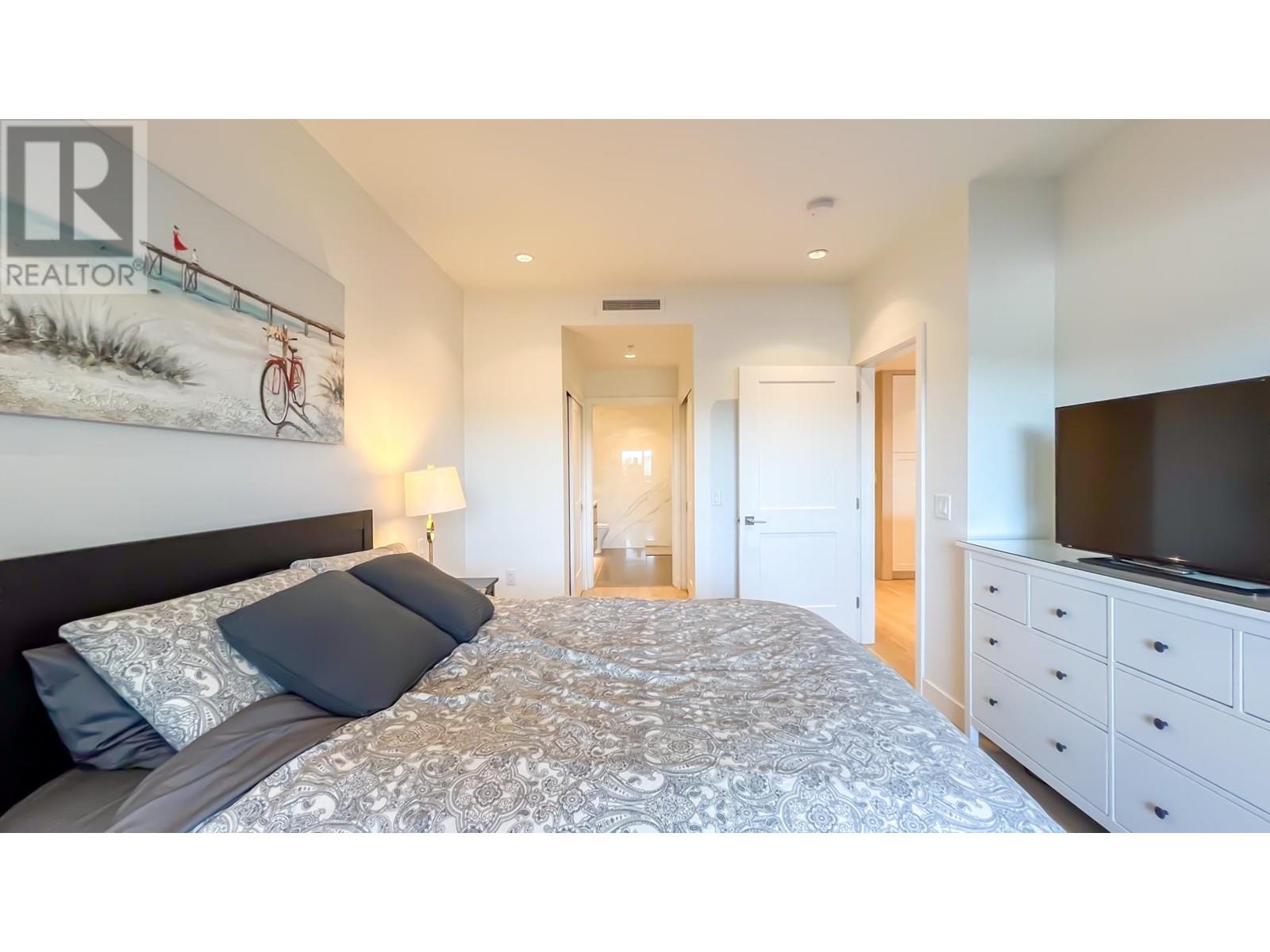 Listing Picture 14 of 32 : 201 12088 3RD AVENUE, Richmond / 烈治文 - 魯藝地產 Yvonne Lu Group - MLS Medallion Club Member