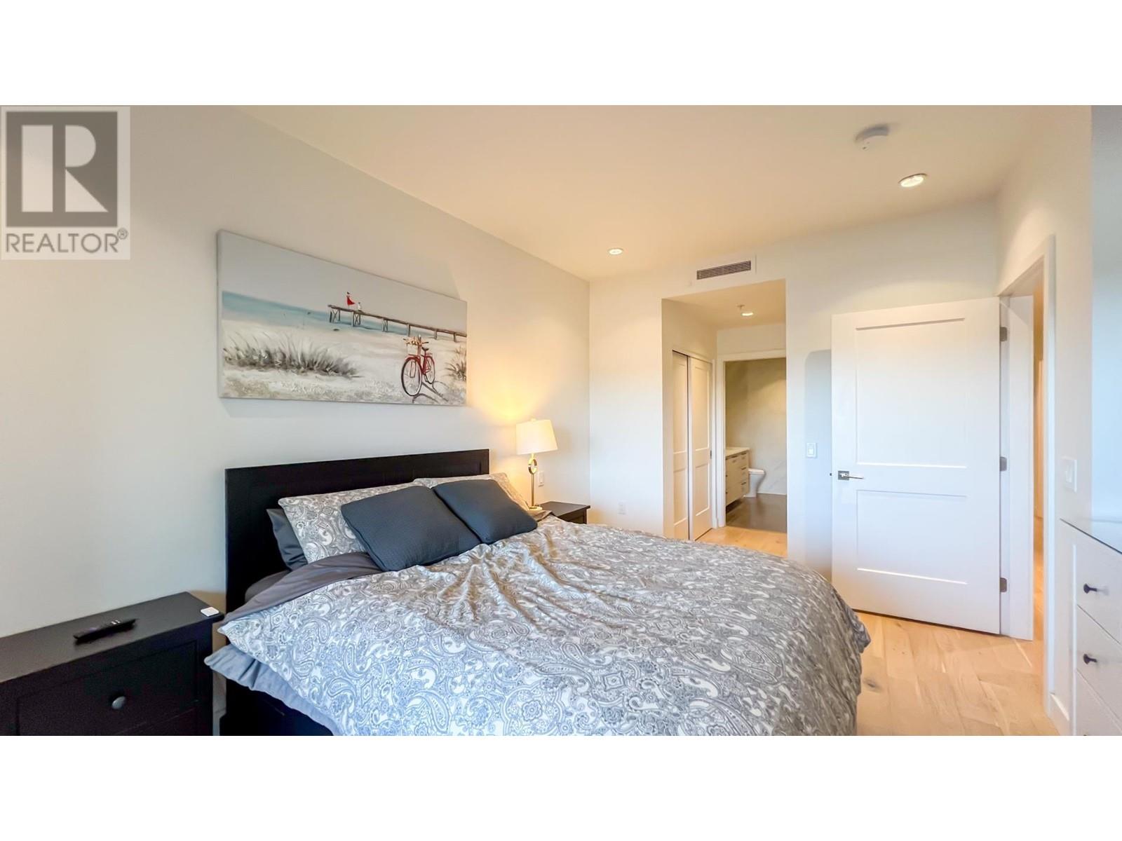 Listing Picture 16 of 32 : 201 12088 3RD AVENUE, Richmond / 烈治文 - 魯藝地產 Yvonne Lu Group - MLS Medallion Club Member