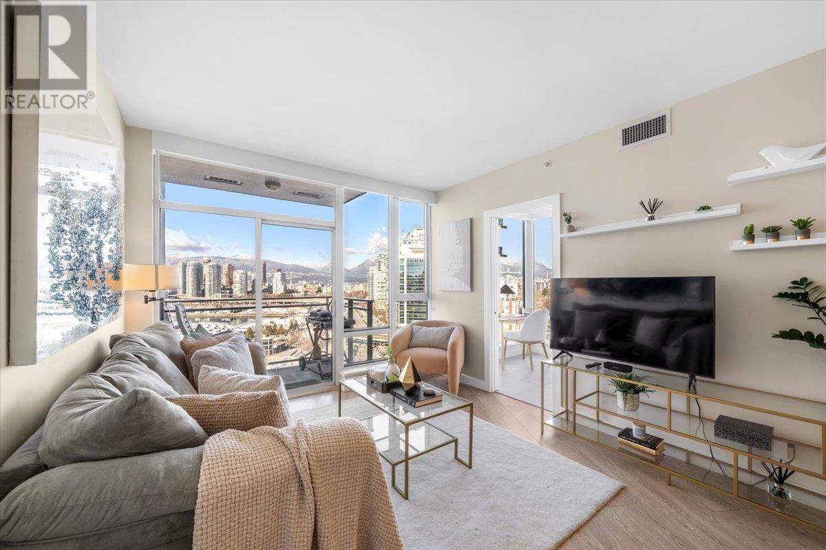 Listing Picture 4 of 40 : 1906 1618 QUEBEC STREET, Vancouver / 溫哥華 - 魯藝地產 Yvonne Lu Group - MLS Medallion Club Member