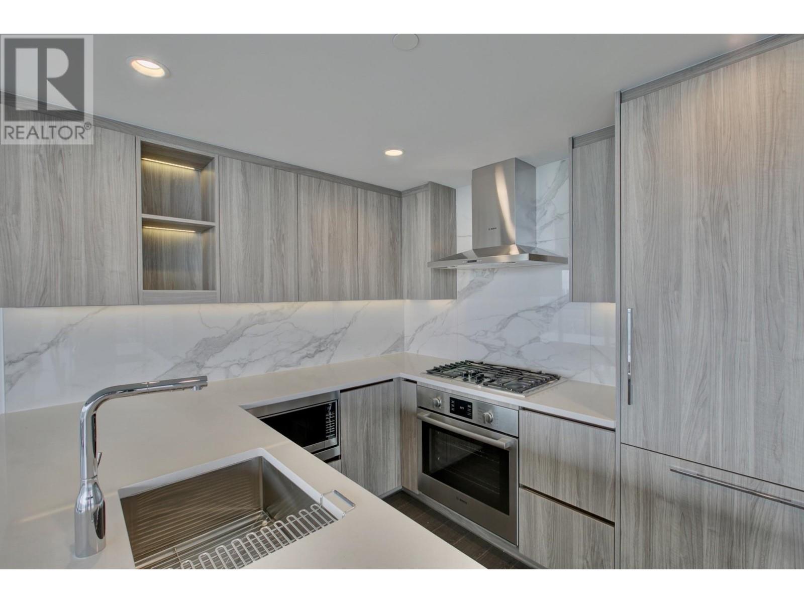 Listing Picture 13 of 39 : 5206 4880 LOUGHEED HIGHWAY, Burnaby / 本拿比 - 魯藝地產 Yvonne Lu Group - MLS Medallion Club Member