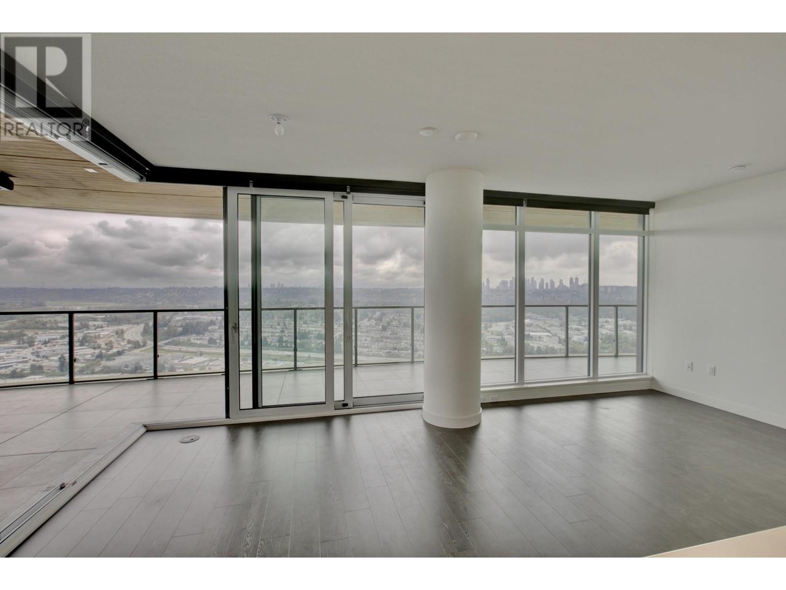 Listing Picture 16 of 39 : 5206 4880 LOUGHEED HIGHWAY, Burnaby / 本拿比 - 魯藝地產 Yvonne Lu Group - MLS Medallion Club Member