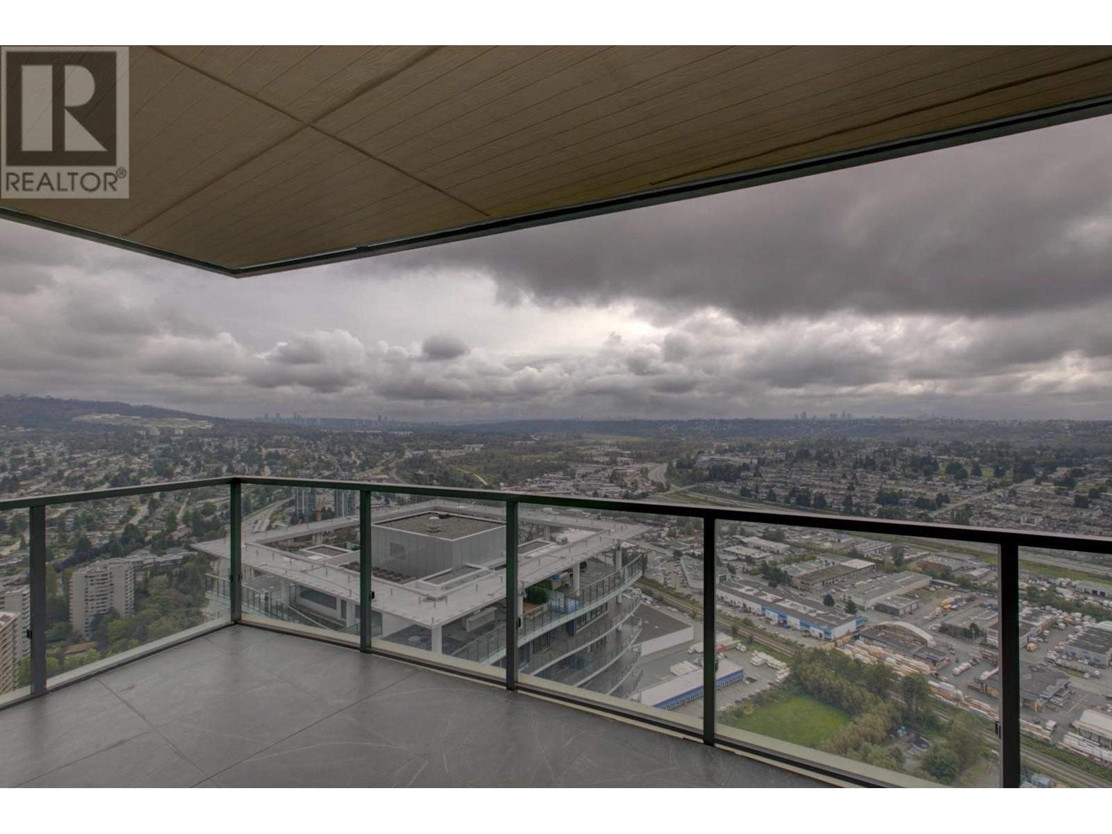 Listing Picture 18 of 39 : 5206 4880 LOUGHEED HIGHWAY, Burnaby / 本拿比 - 魯藝地產 Yvonne Lu Group - MLS Medallion Club Member