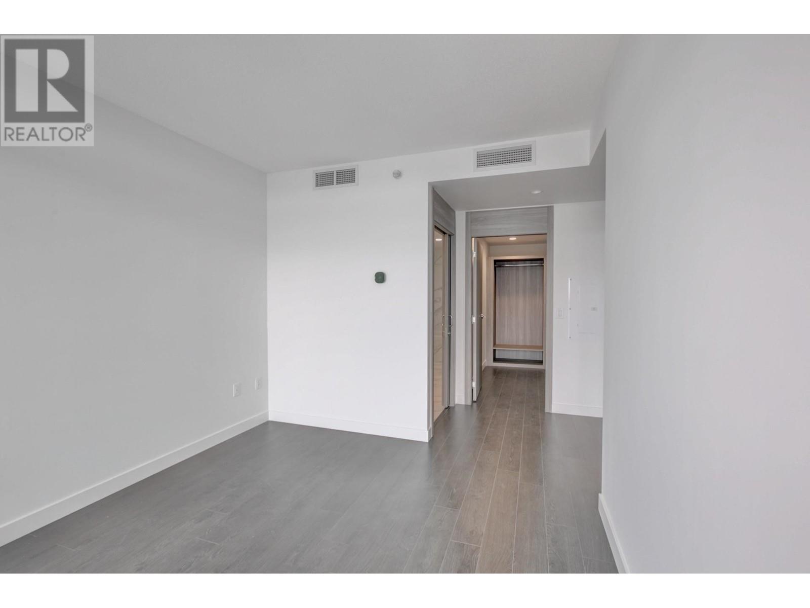 Listing Picture 22 of 39 : 5206 4880 LOUGHEED HIGHWAY, Burnaby / 本拿比 - 魯藝地產 Yvonne Lu Group - MLS Medallion Club Member