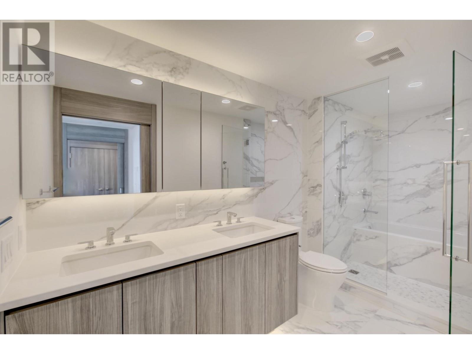 Listing Picture 23 of 39 : 5206 4880 LOUGHEED HIGHWAY, Burnaby / 本拿比 - 魯藝地產 Yvonne Lu Group - MLS Medallion Club Member