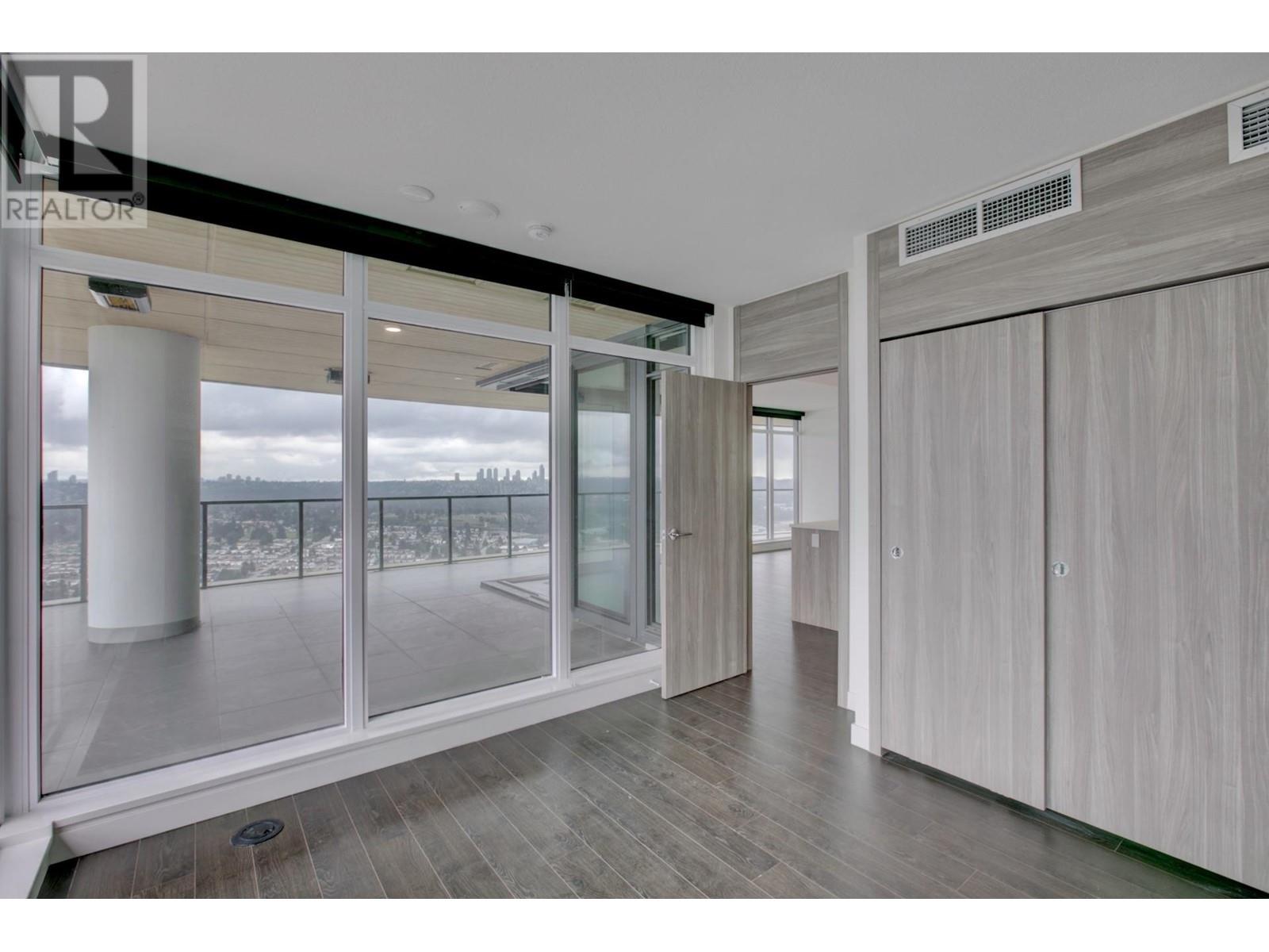 Listing Picture 29 of 39 : 5206 4880 LOUGHEED HIGHWAY, Burnaby / 本拿比 - 魯藝地產 Yvonne Lu Group - MLS Medallion Club Member
