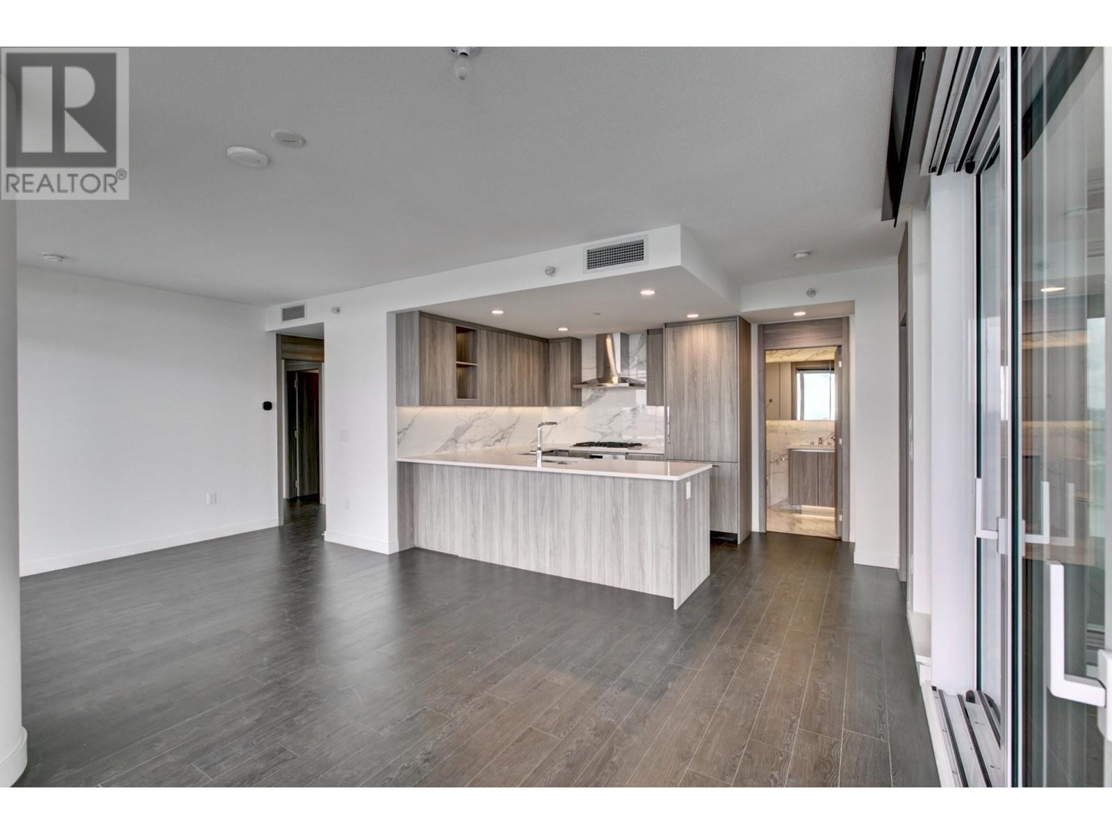Listing Picture 7 of 39 : 5206 4880 LOUGHEED HIGHWAY, Burnaby / 本拿比 - 魯藝地產 Yvonne Lu Group - MLS Medallion Club Member