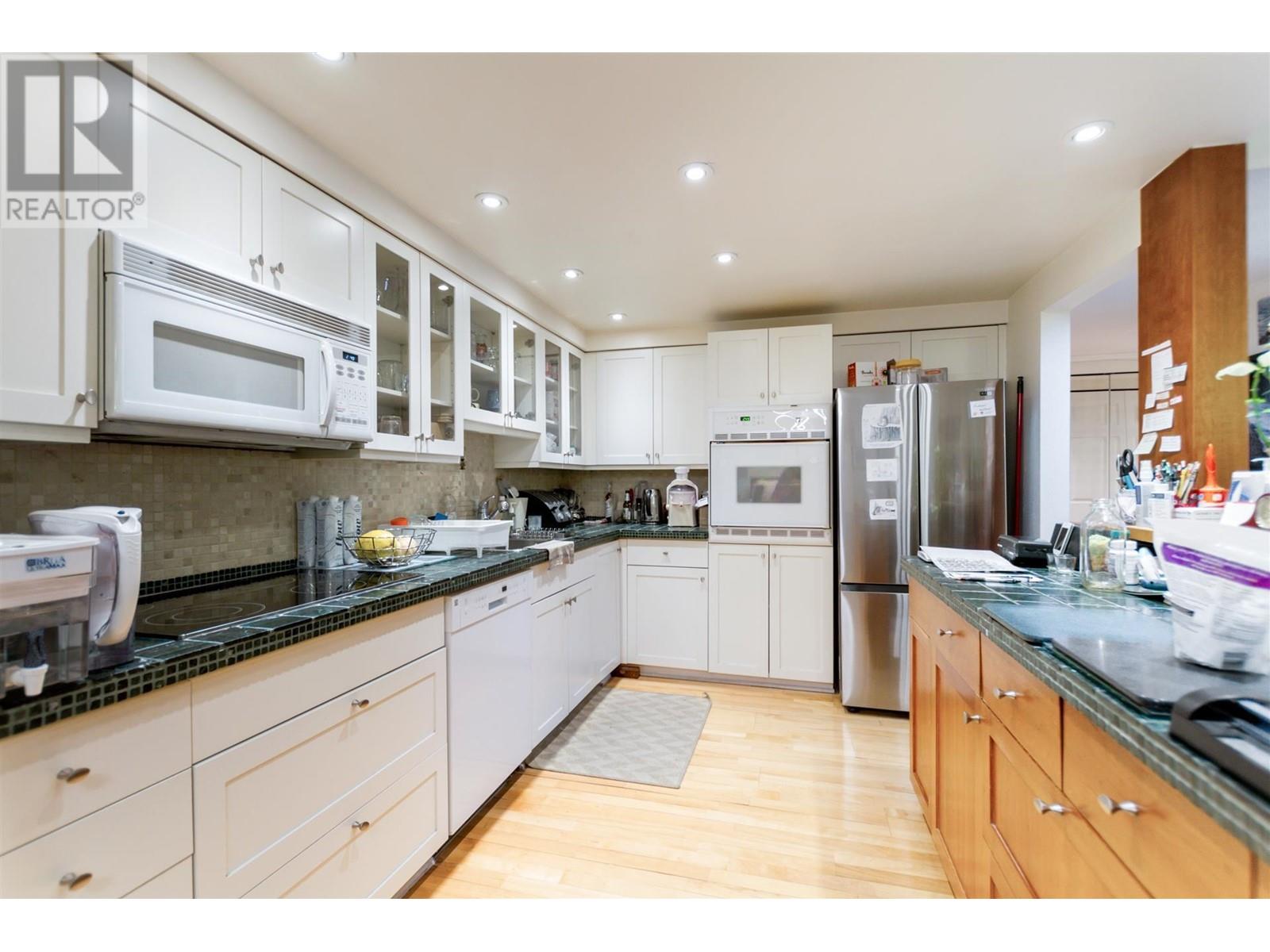 Listing Picture 12 of 23 : 10 1425 LAMEY'S MILL ROAD, Vancouver / 溫哥華 - 魯藝地產 Yvonne Lu Group - MLS Medallion Club Member