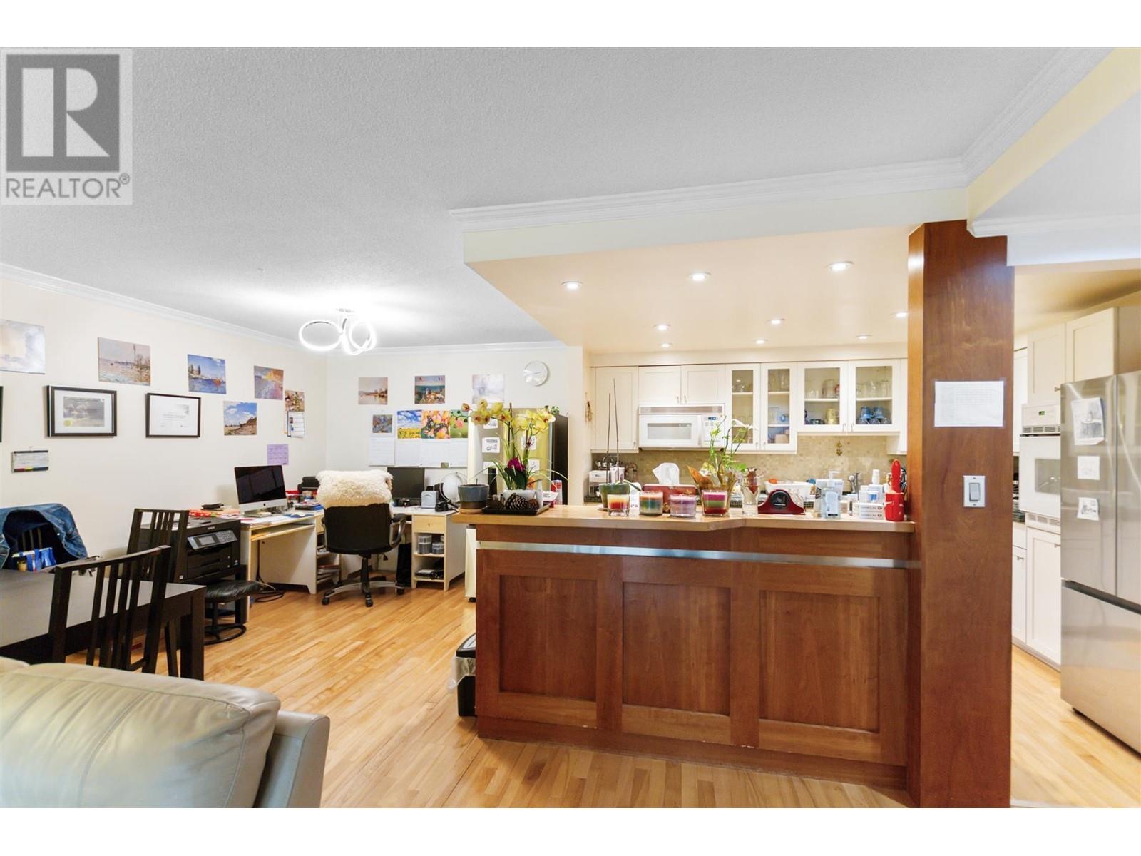 Listing Picture 7 of 23 : 10 1425 LAMEY'S MILL ROAD, Vancouver / 溫哥華 - 魯藝地產 Yvonne Lu Group - MLS Medallion Club Member