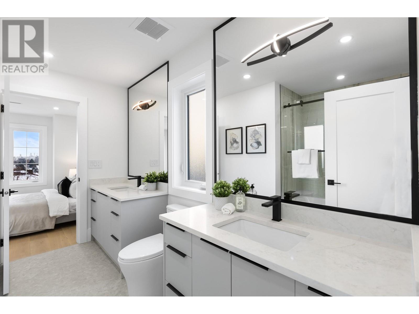 Listing Picture 26 of 35 : 4967 GEORGIA STREET, Burnaby / 本拿比 - 魯藝地產 Yvonne Lu Group - MLS Medallion Club Member