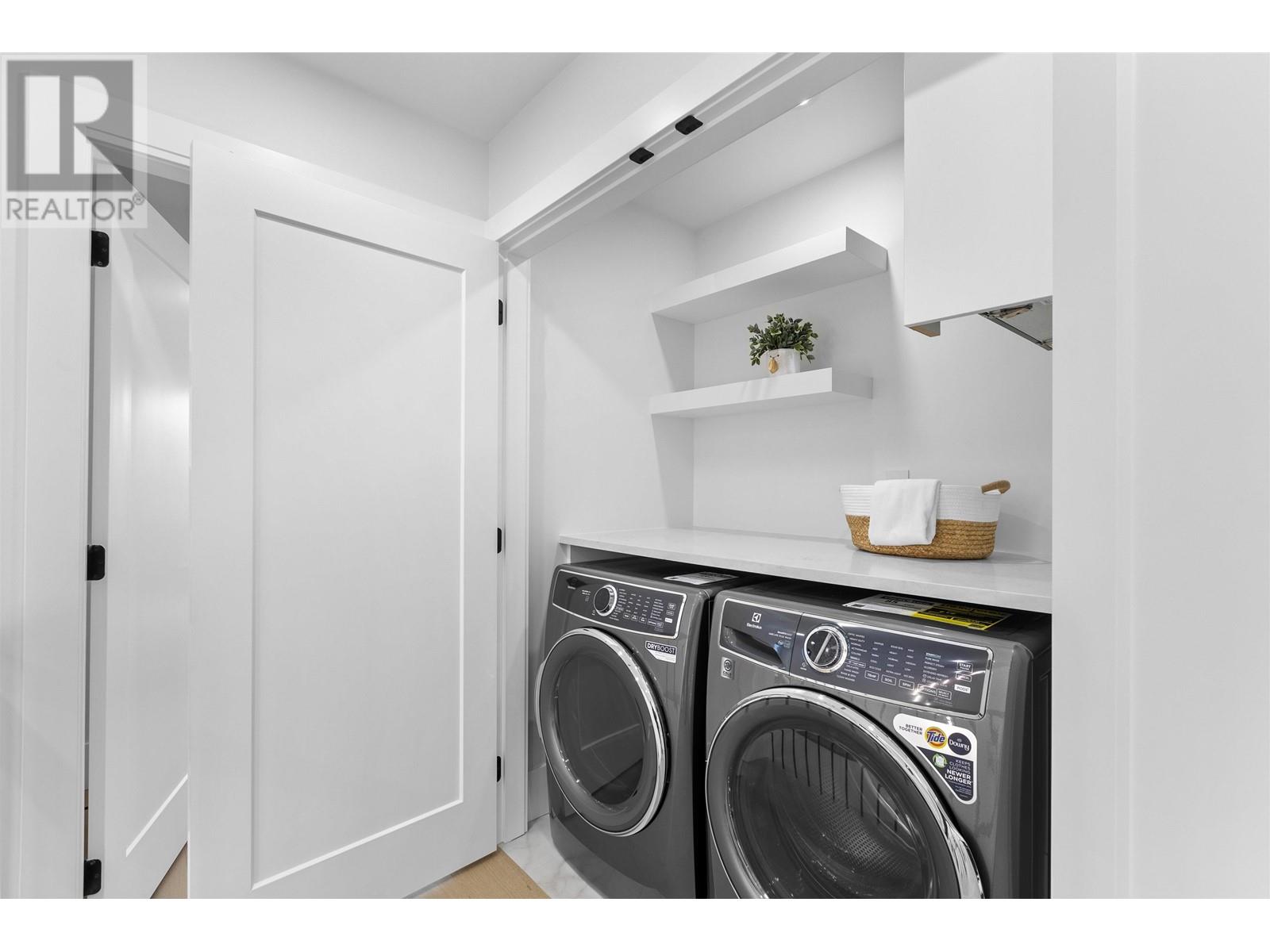 Listing Picture 28 of 35 : 4967 GEORGIA STREET, Burnaby / 本拿比 - 魯藝地產 Yvonne Lu Group - MLS Medallion Club Member